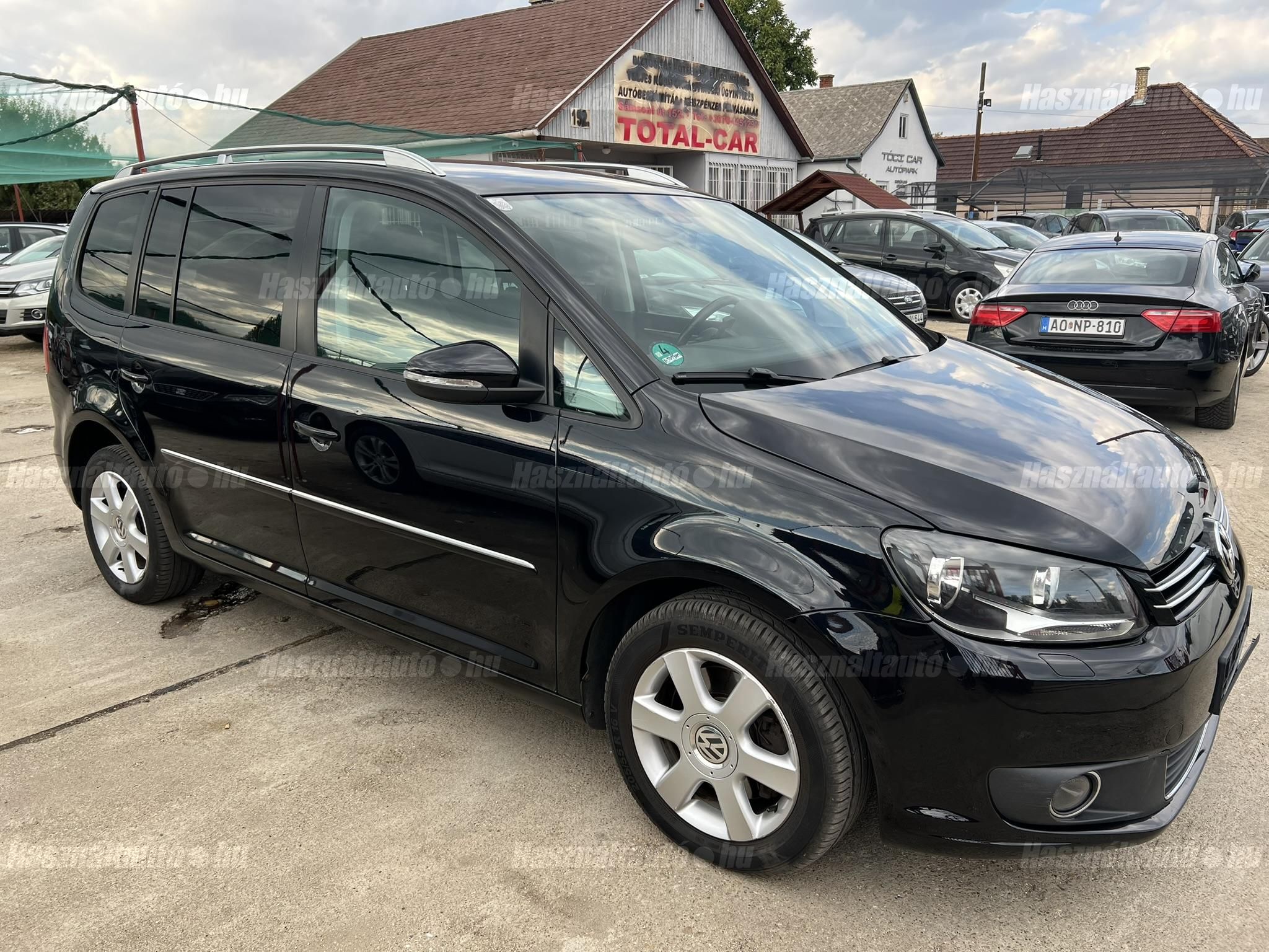 VOLKSWAGEN TOURAN 2011/5 - 1