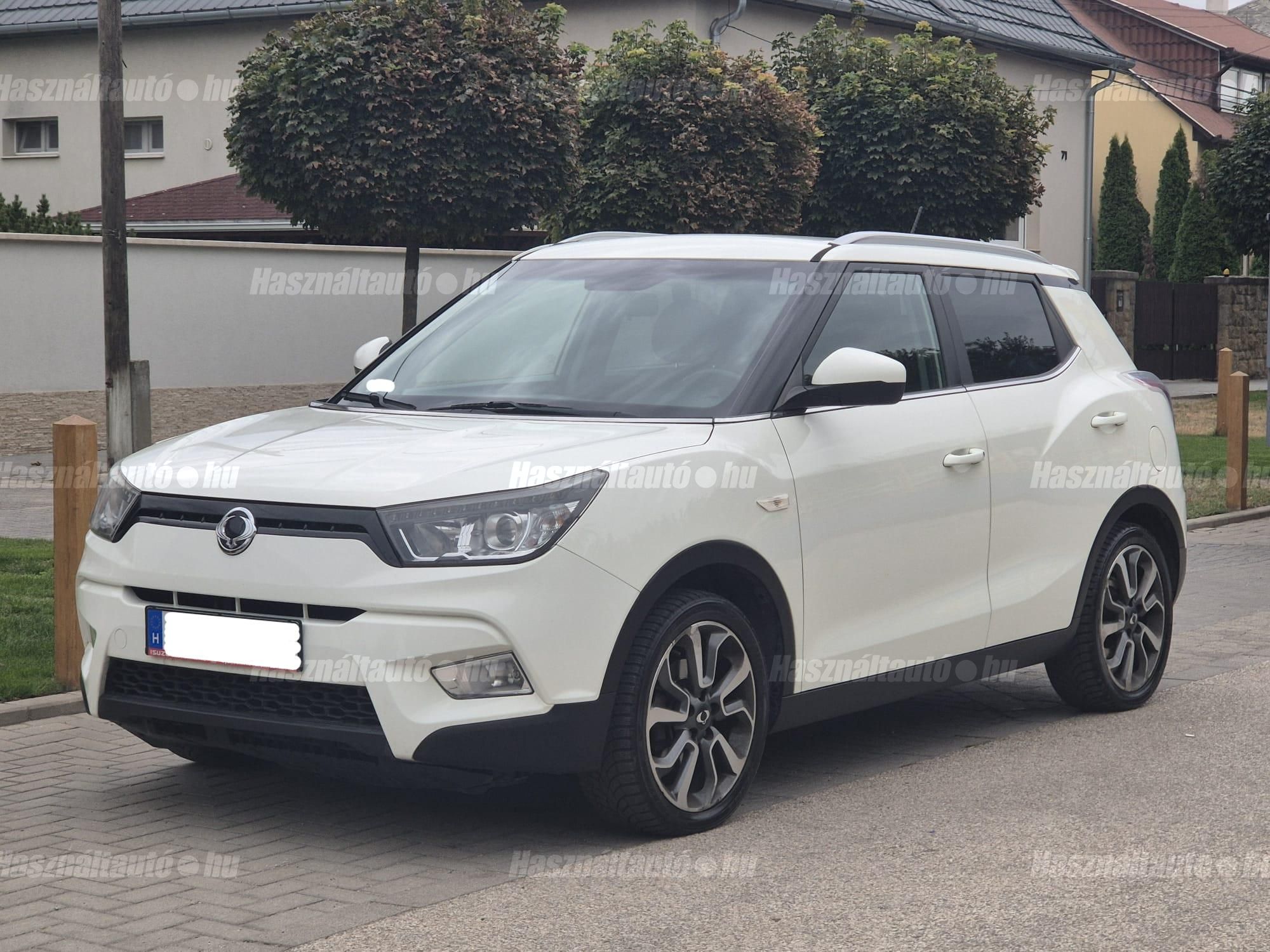 SSANGYONG TIVOLI 2015 - 1