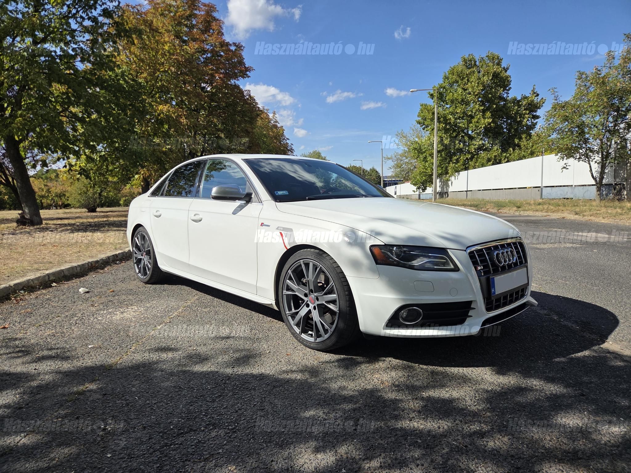 AUDI S4 2012/3 - 1