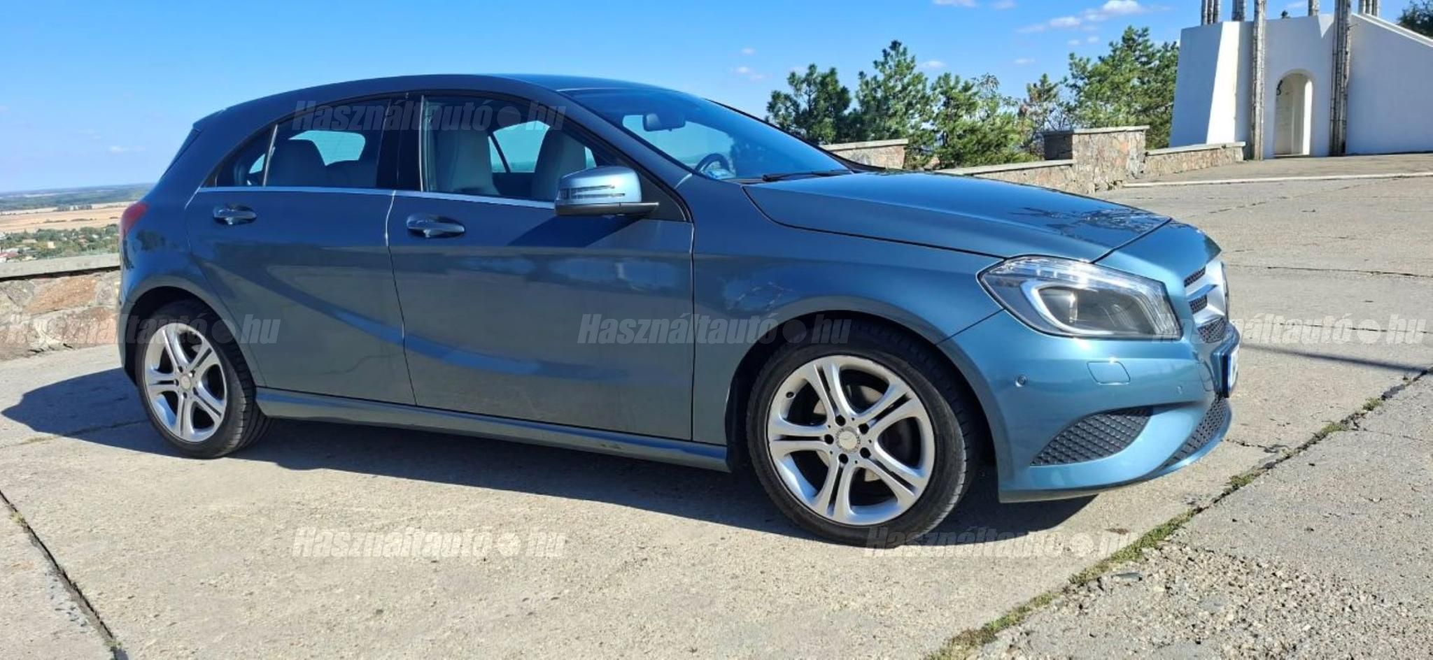 MERCEDES-BENZ A 180 2013 - 1