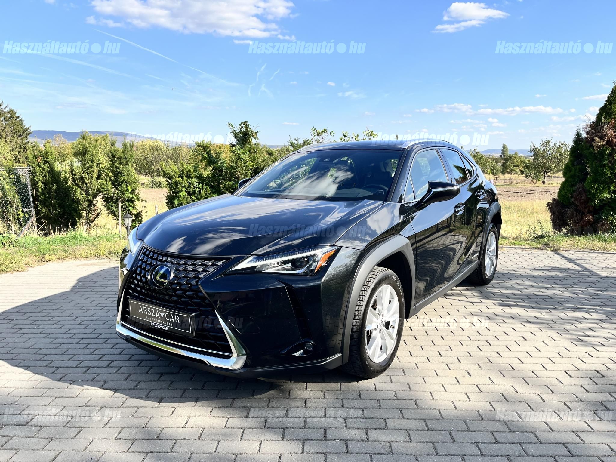 LEXUS UX 2022/2 - 1