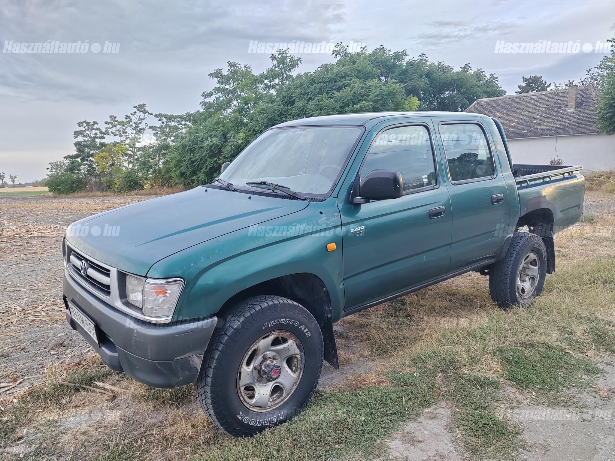 TOYOTA HILUX 2000/8 - 1