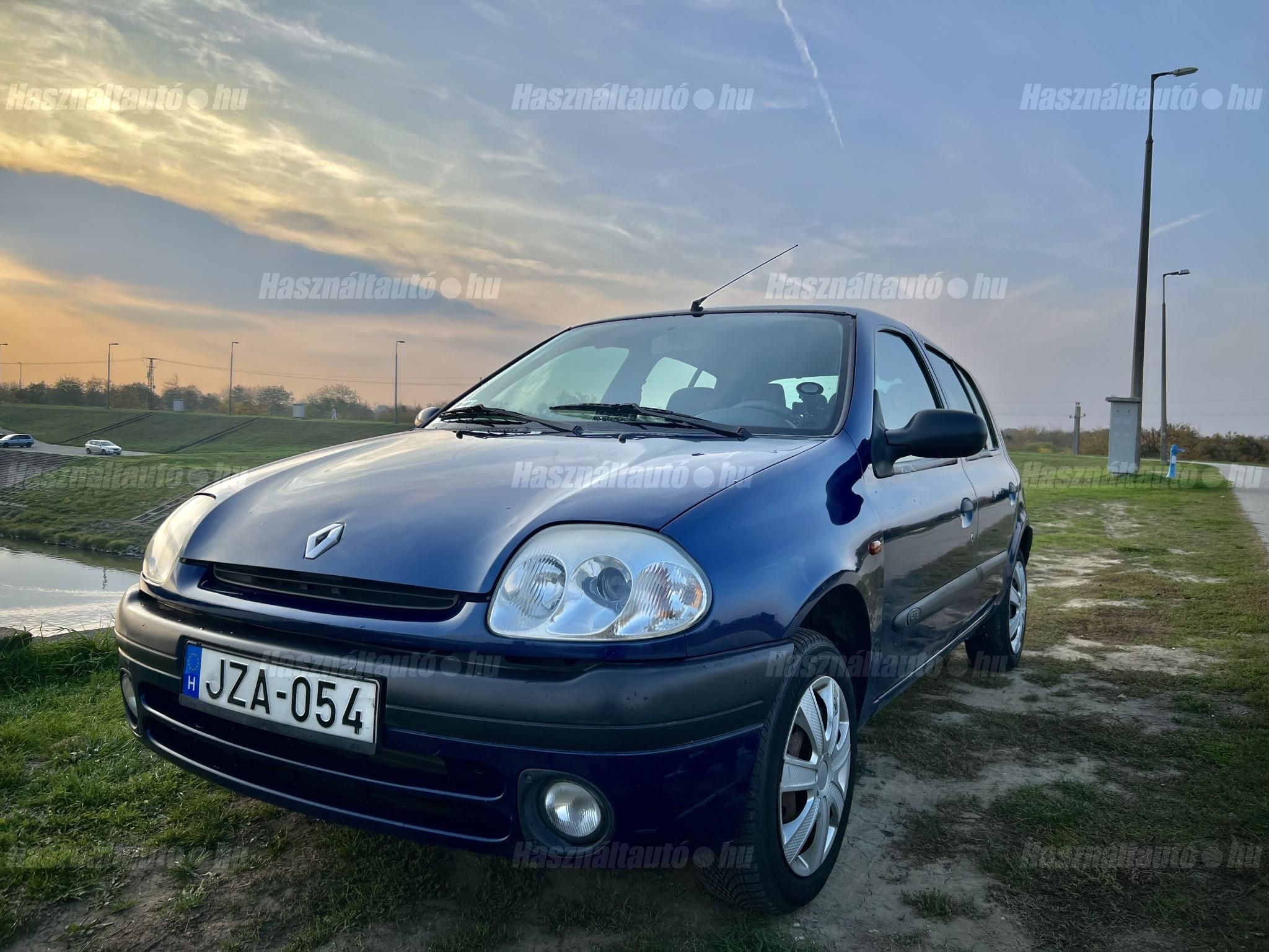 RENAULT CLIO 2000/11 - 1