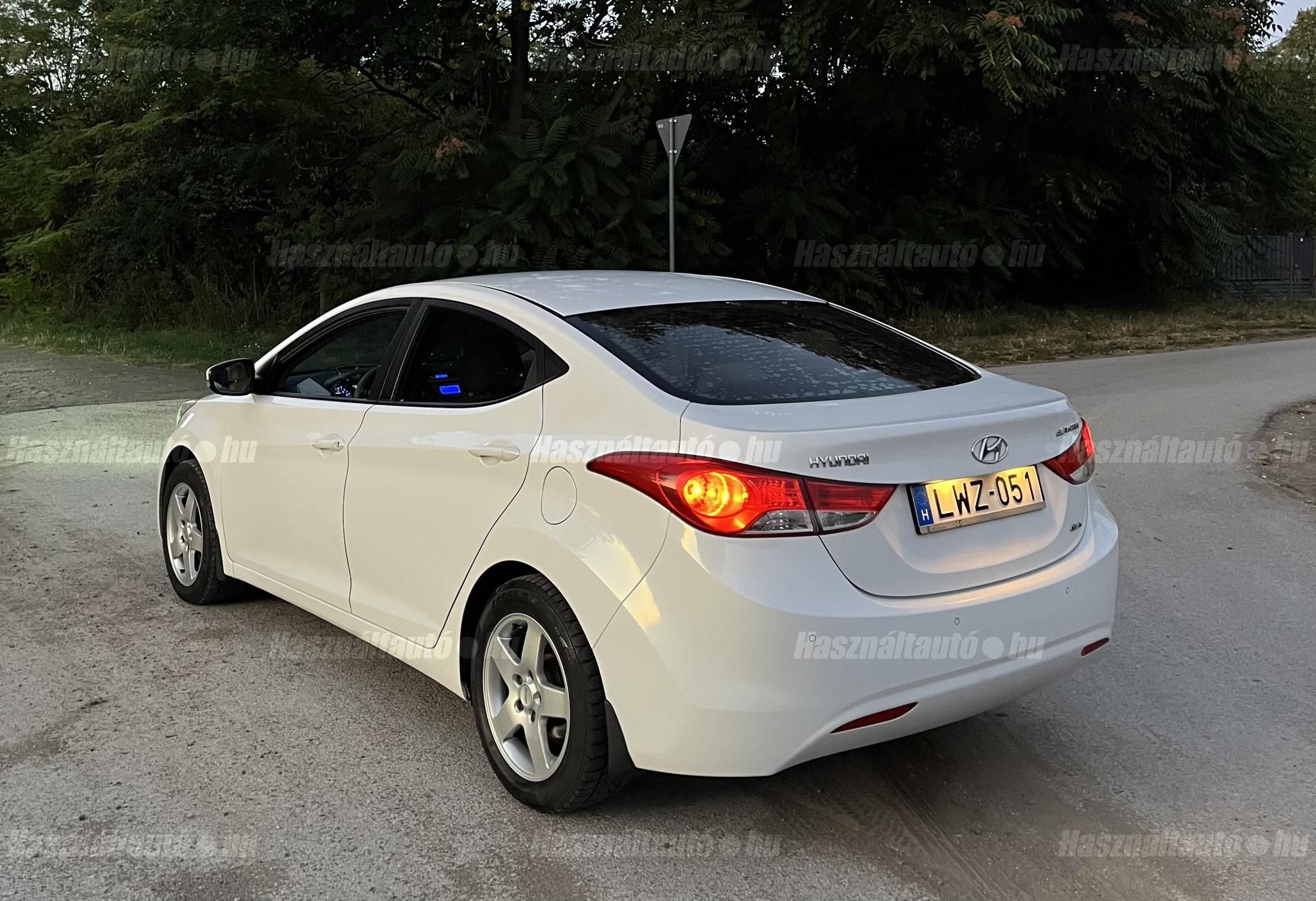HYUNDAI ELANTRA 2011/11 - 1