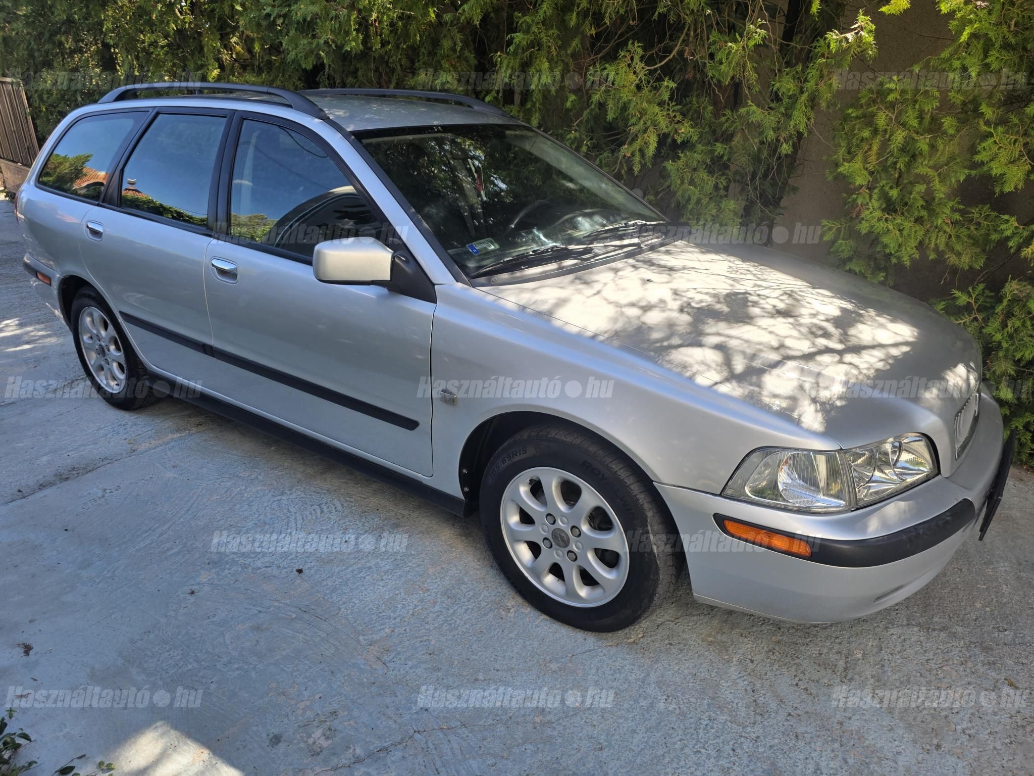 VOLVO V40 2002/2 - 1