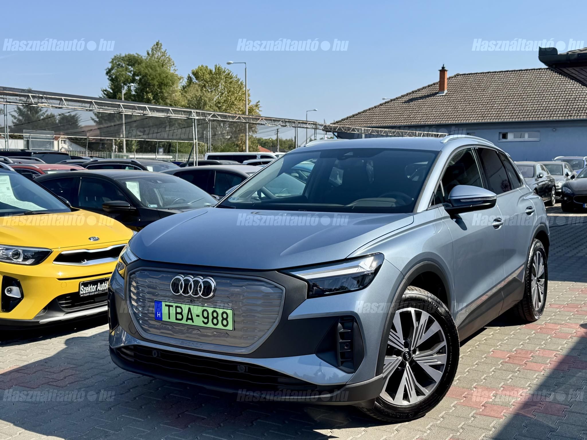 AUDI Q4 2022/2 - 1