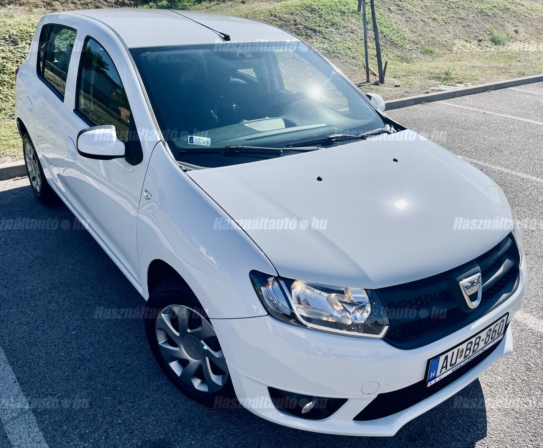 DACIA SANDERO 2015/10 - 1