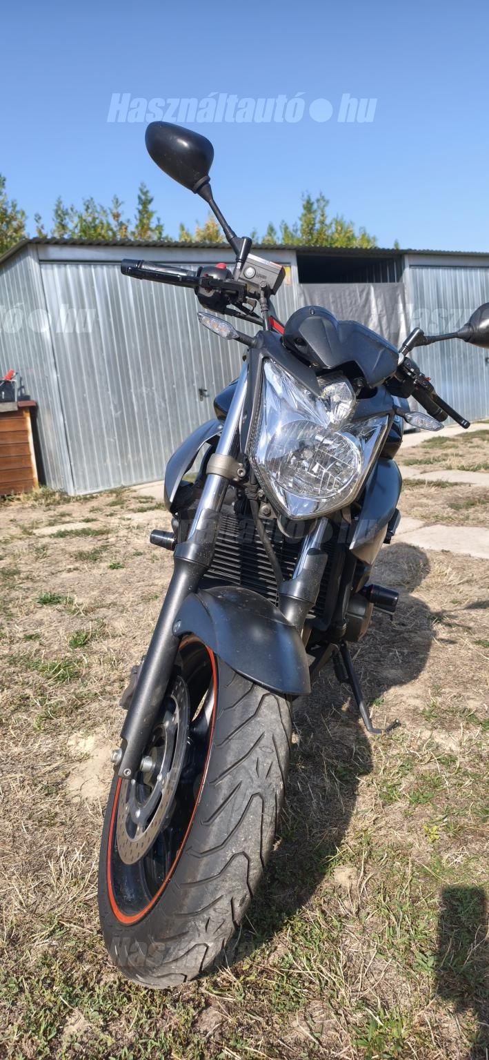 YAMAHA XJ 6 N 2010/8 - 1