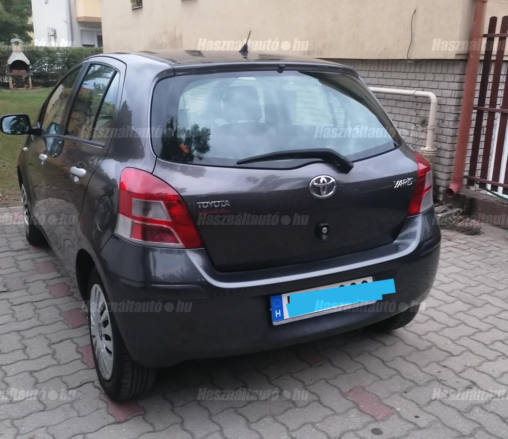 TOYOTA YARIS 2010 - 1