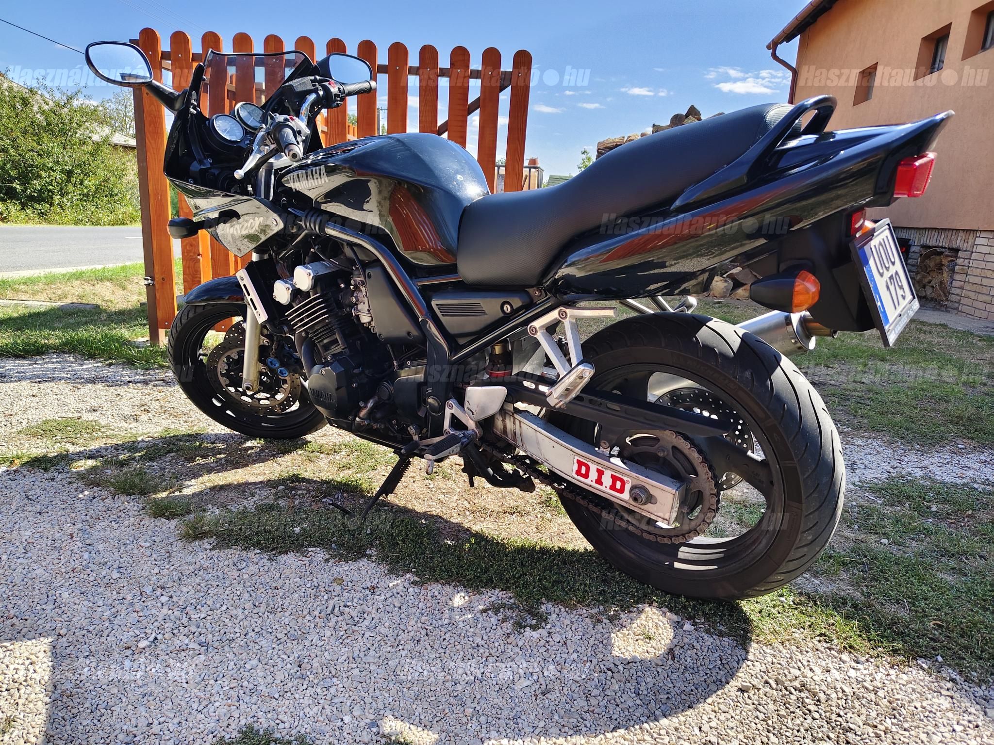YAMAHA FZS 600 (FAZER) 2000 - 1