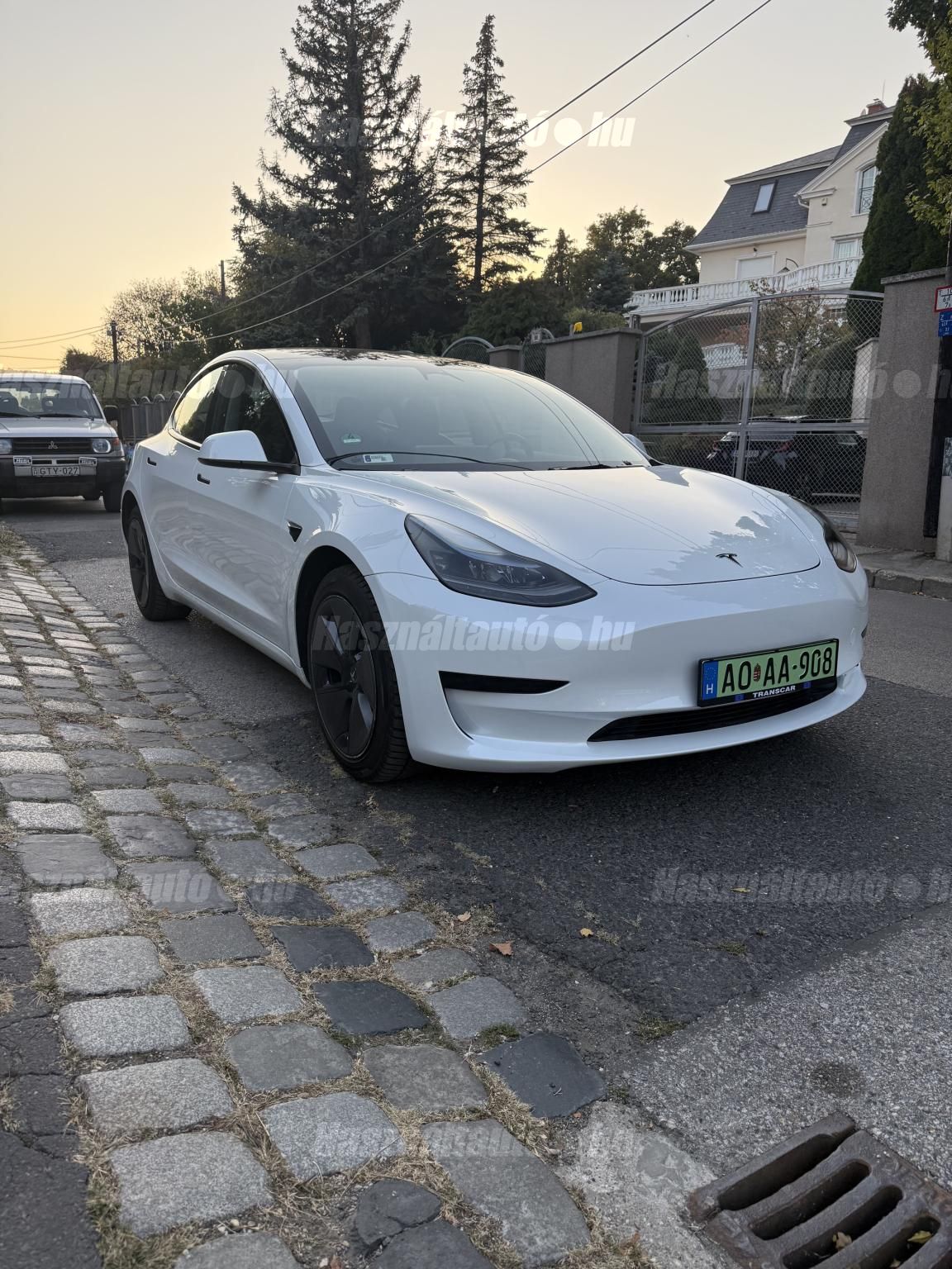 TESLA MODEL 3 2023/5 - 1