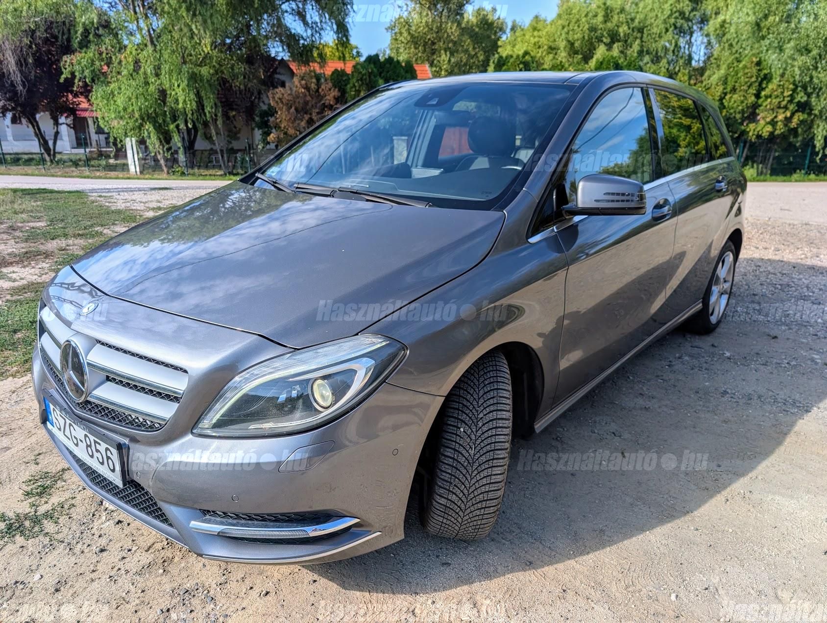 MERCEDES-BENZ B 220 2013/10 - 1