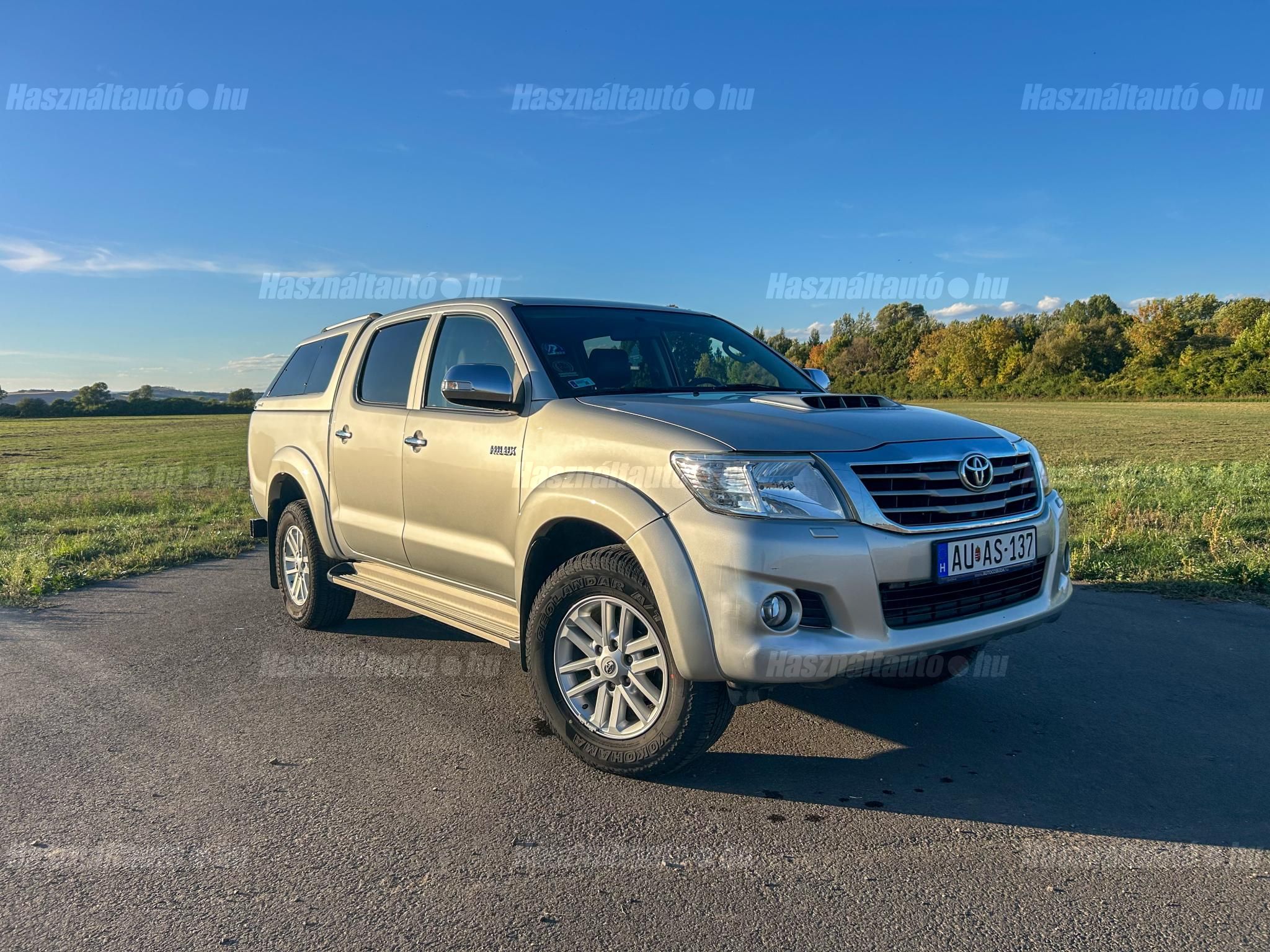 TOYOTA HILUX 2013/5 - 1