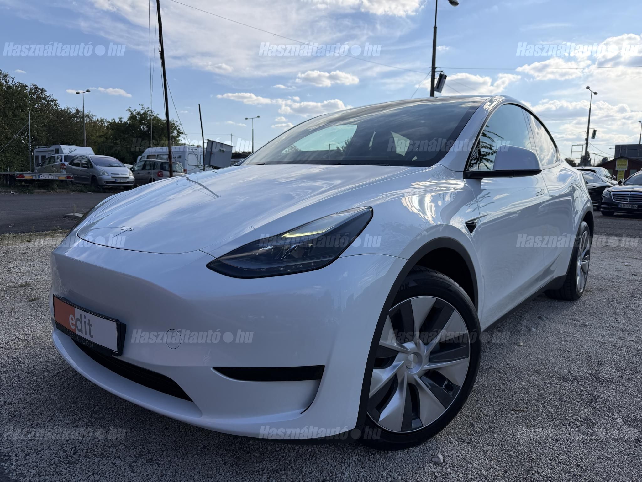 TESLA MODEL Y 2023/6 - 1