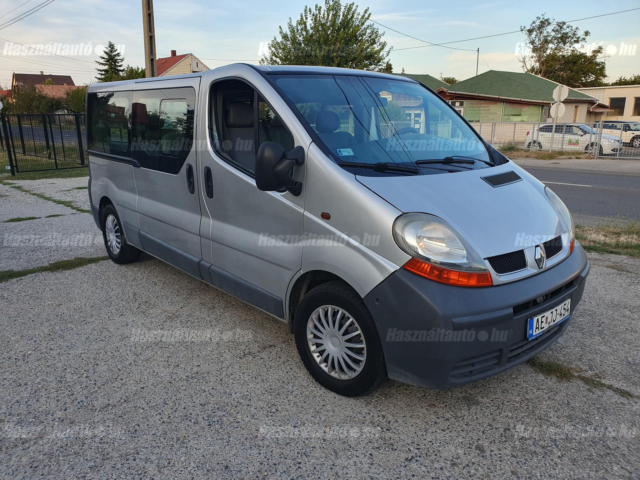 RENAULT TRAFIC 2006/8 - 1