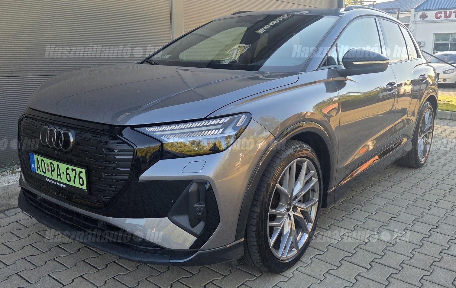 AUDI Q4 2022/12 - 1