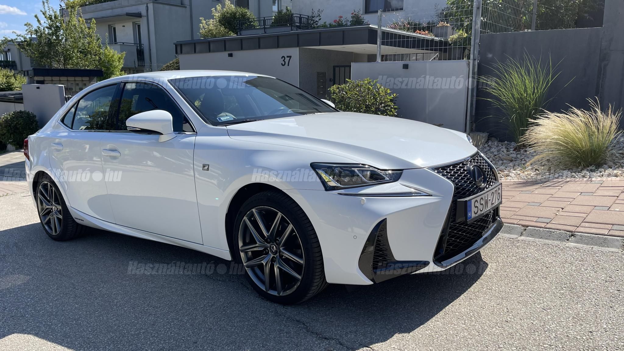 LEXUS IS 2020 - 1