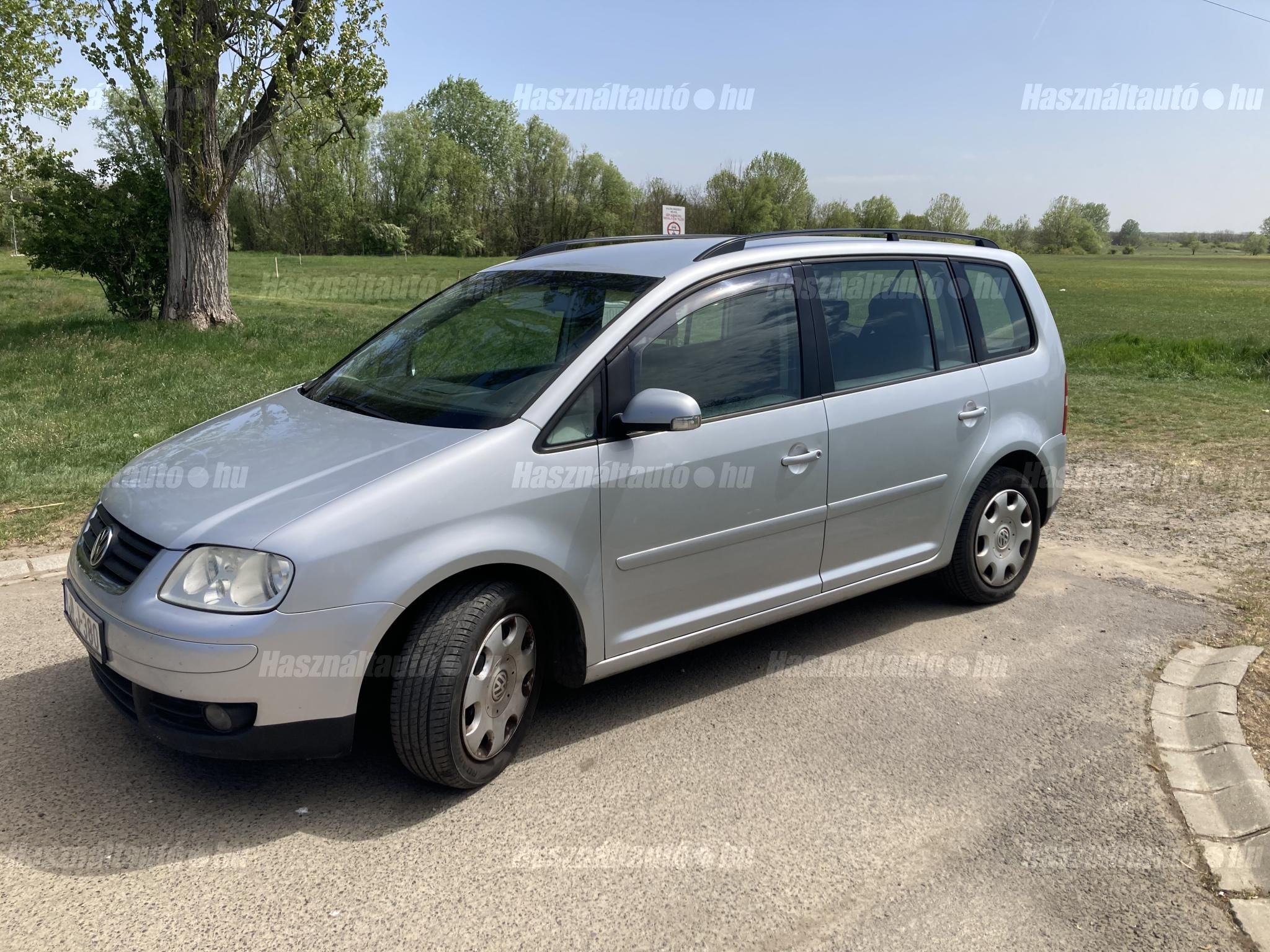 VOLKSWAGEN TOURAN 2004 - 1