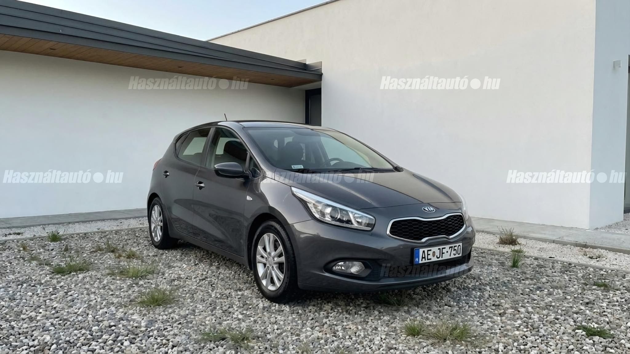 KIA CEE'D 2015/3 - 1