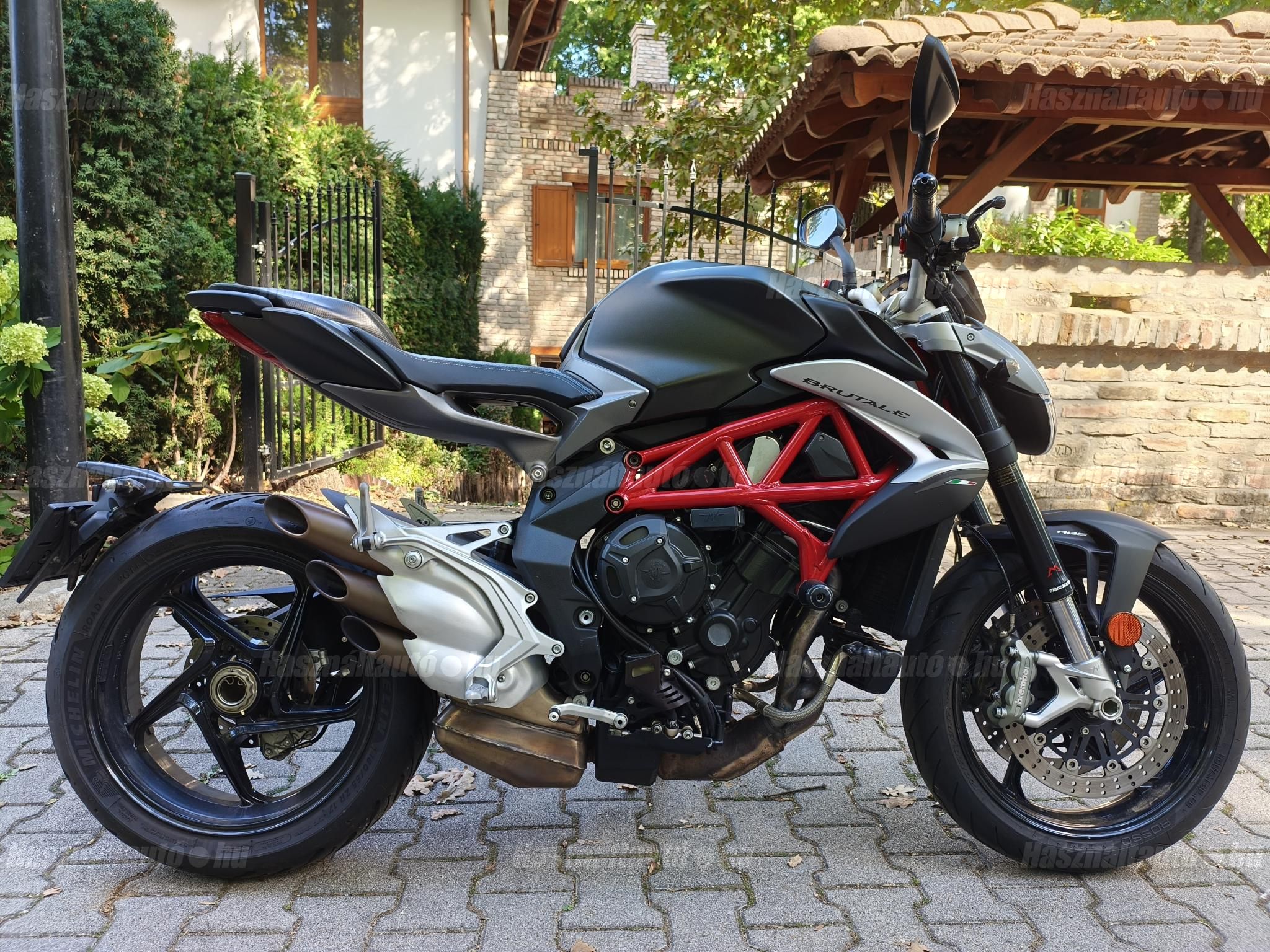 MV AGUSTA BRUTALE 800 2017/3 - 1