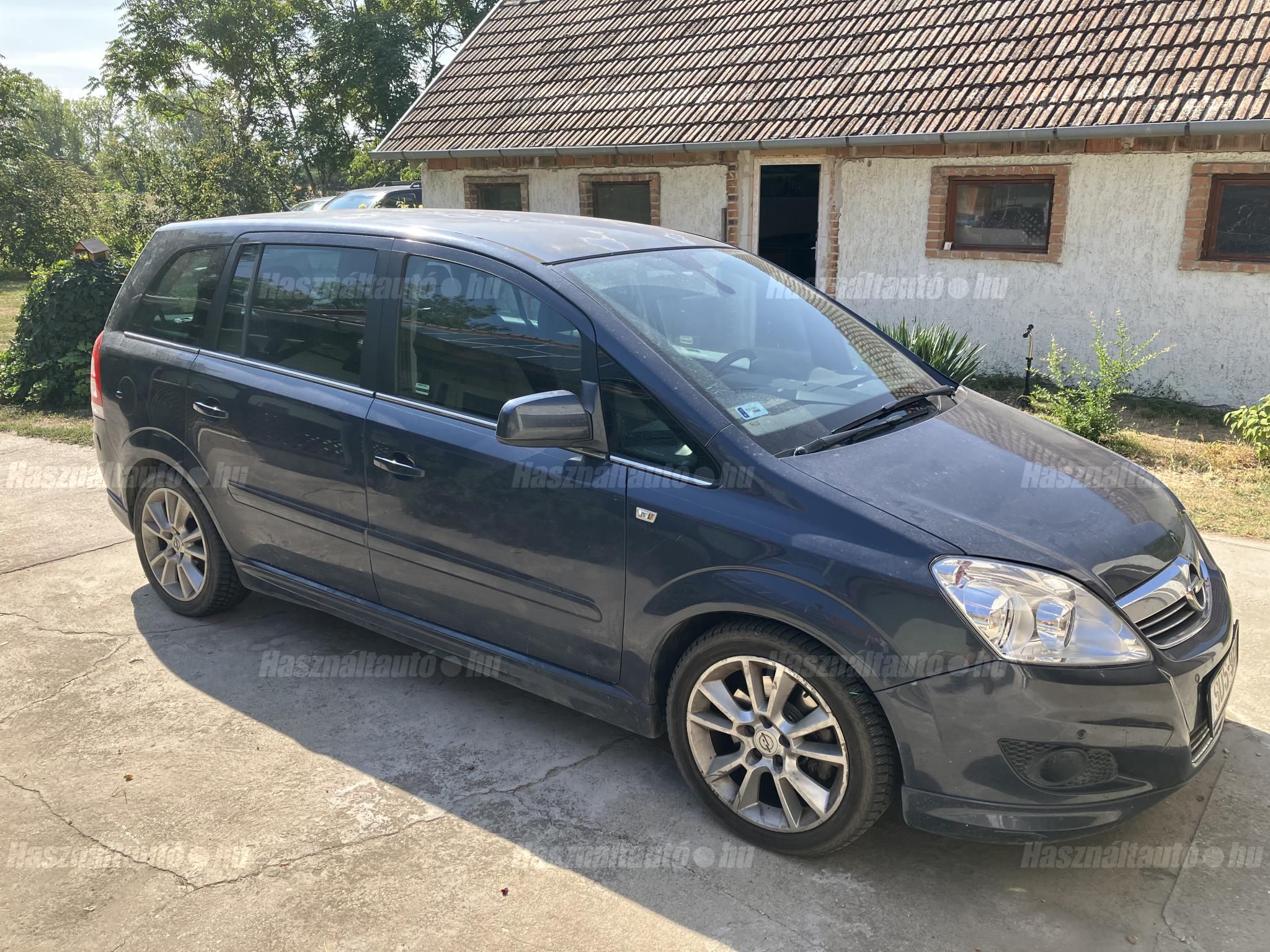 OPEL ZAFIRA B 2010 - 1