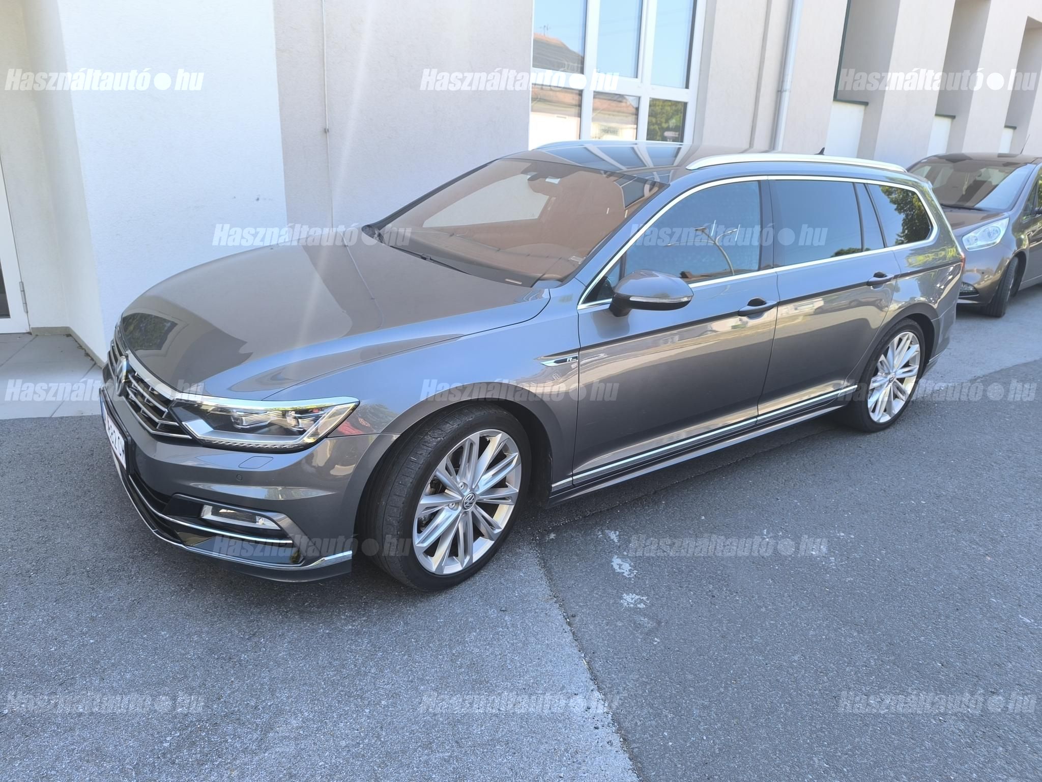 VOLKSWAGEN PASSAT VIII 2016/8 - 1