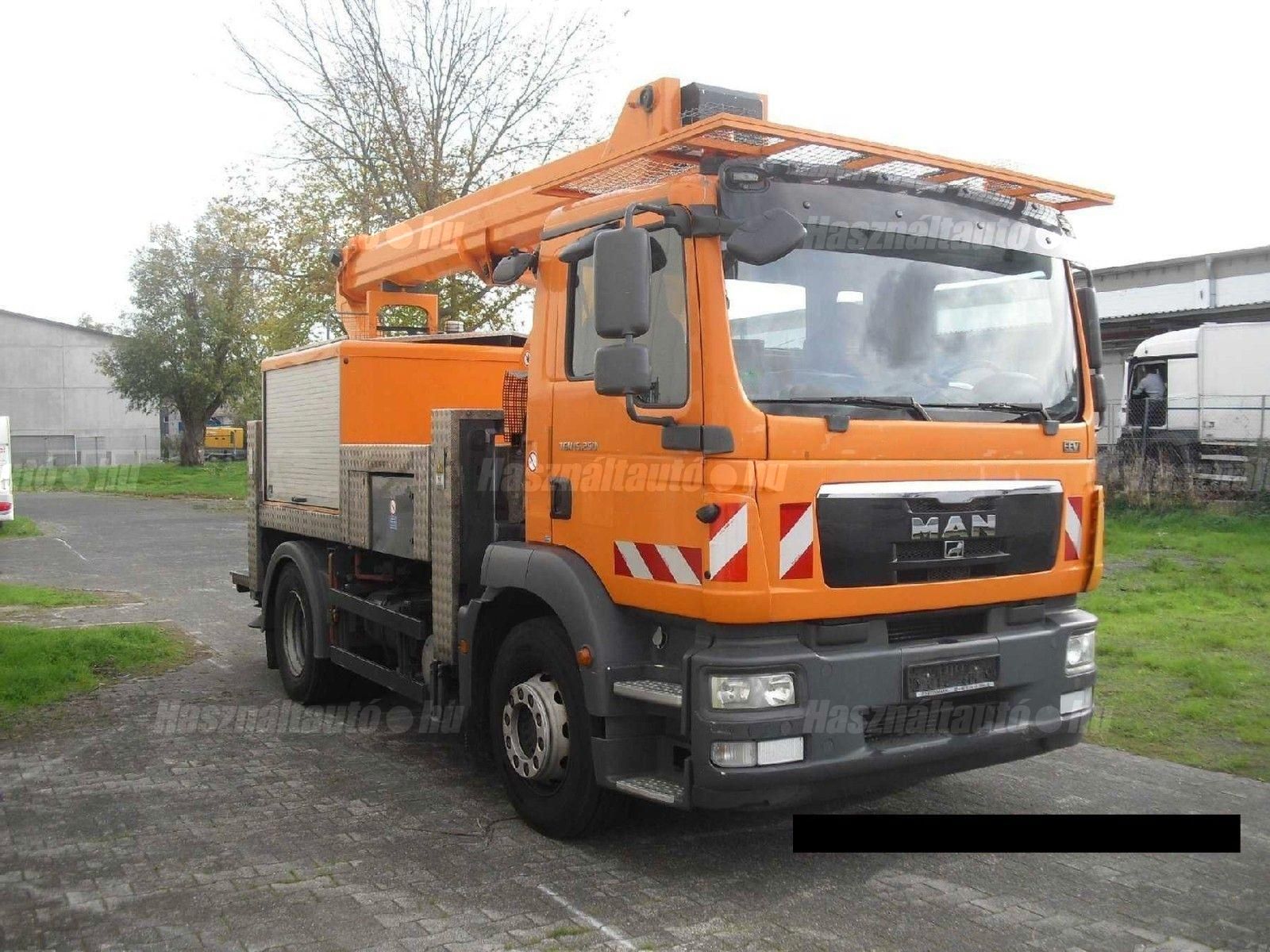 MAN 2011/12 - 1