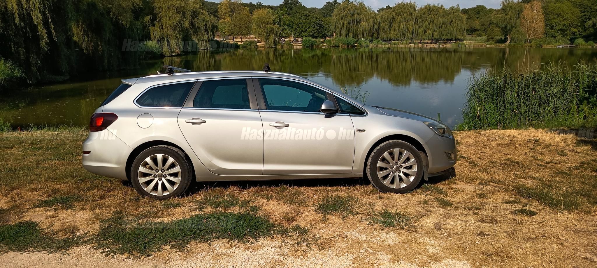 OPEL ASTRA J 2011/4 - 1