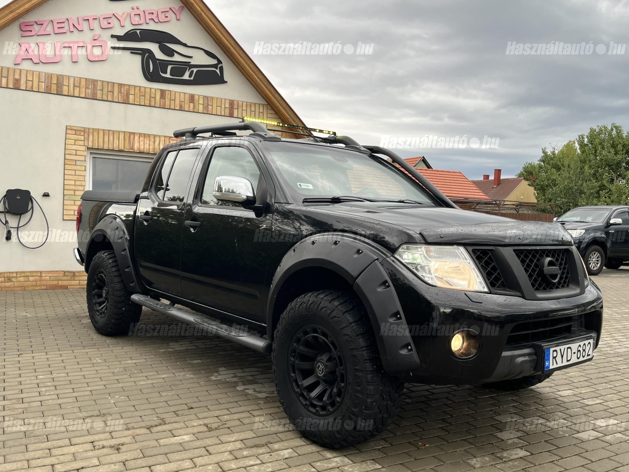 NISSAN NAVARA 2011 - 1