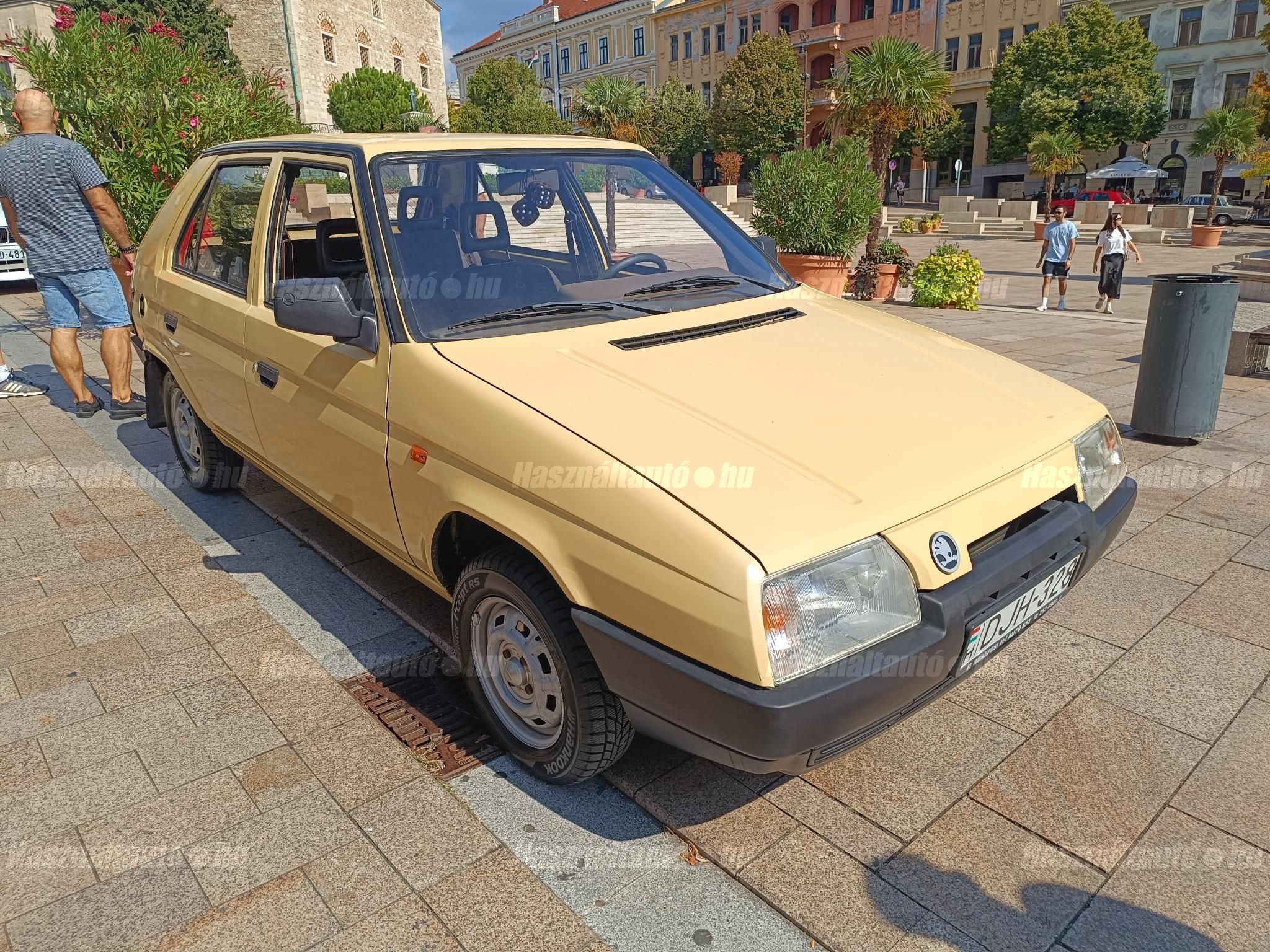 SKODA FAVORIT 1990/6 - 1