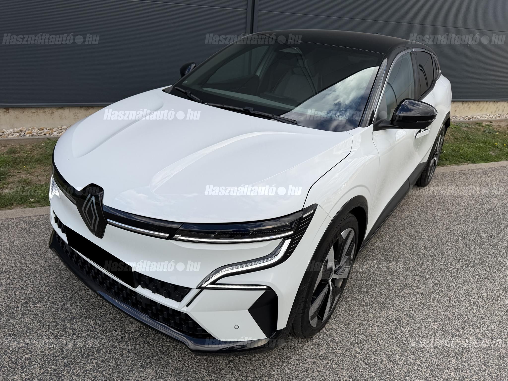 RENAULT MEGANE 2023/5 - 1