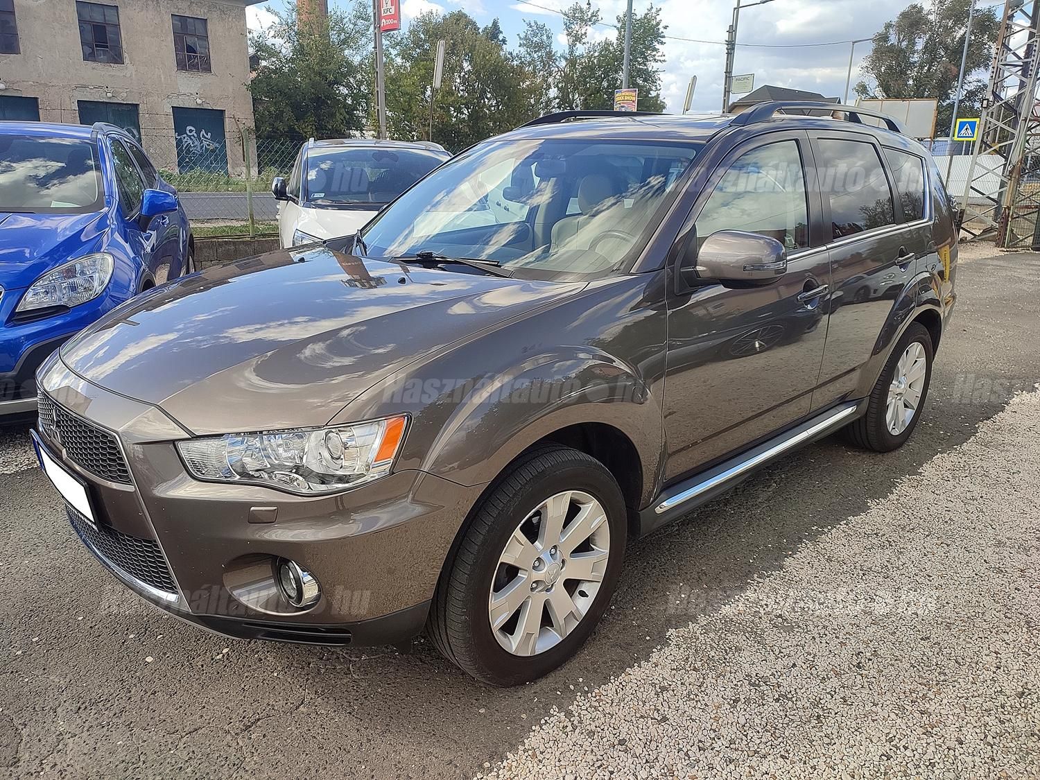 MITSUBISHI OUTLANDER 2010/11 - 1
