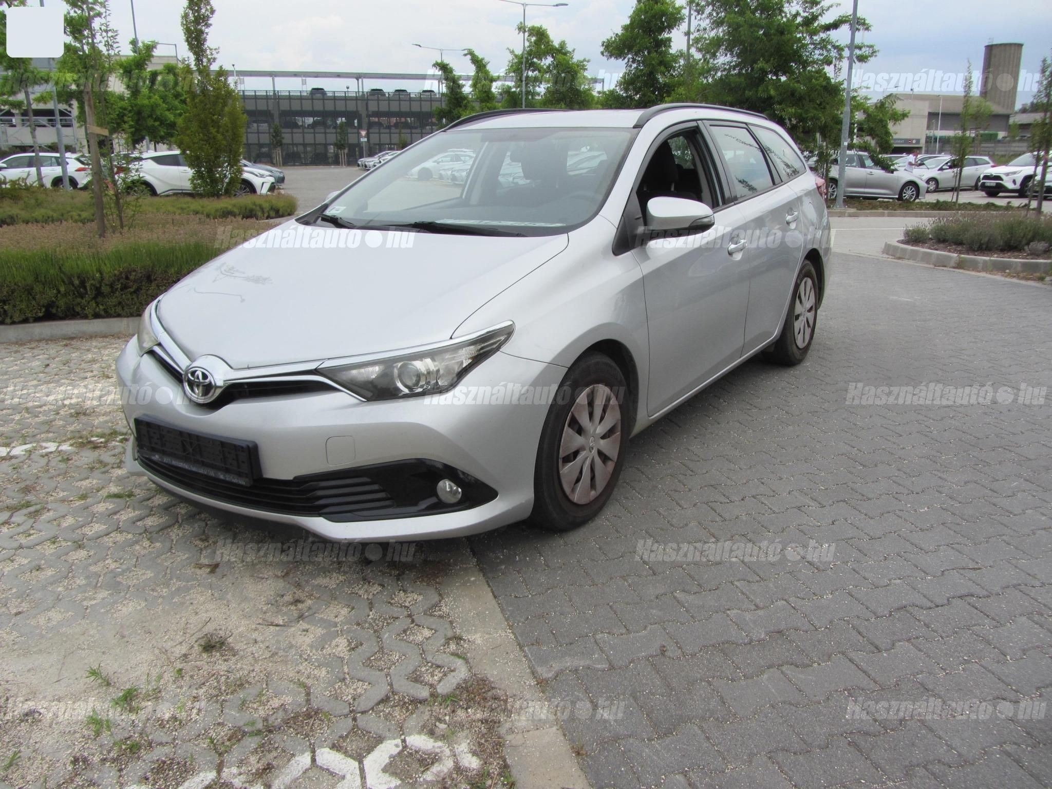 TOYOTA AURIS 2017/3 - 1