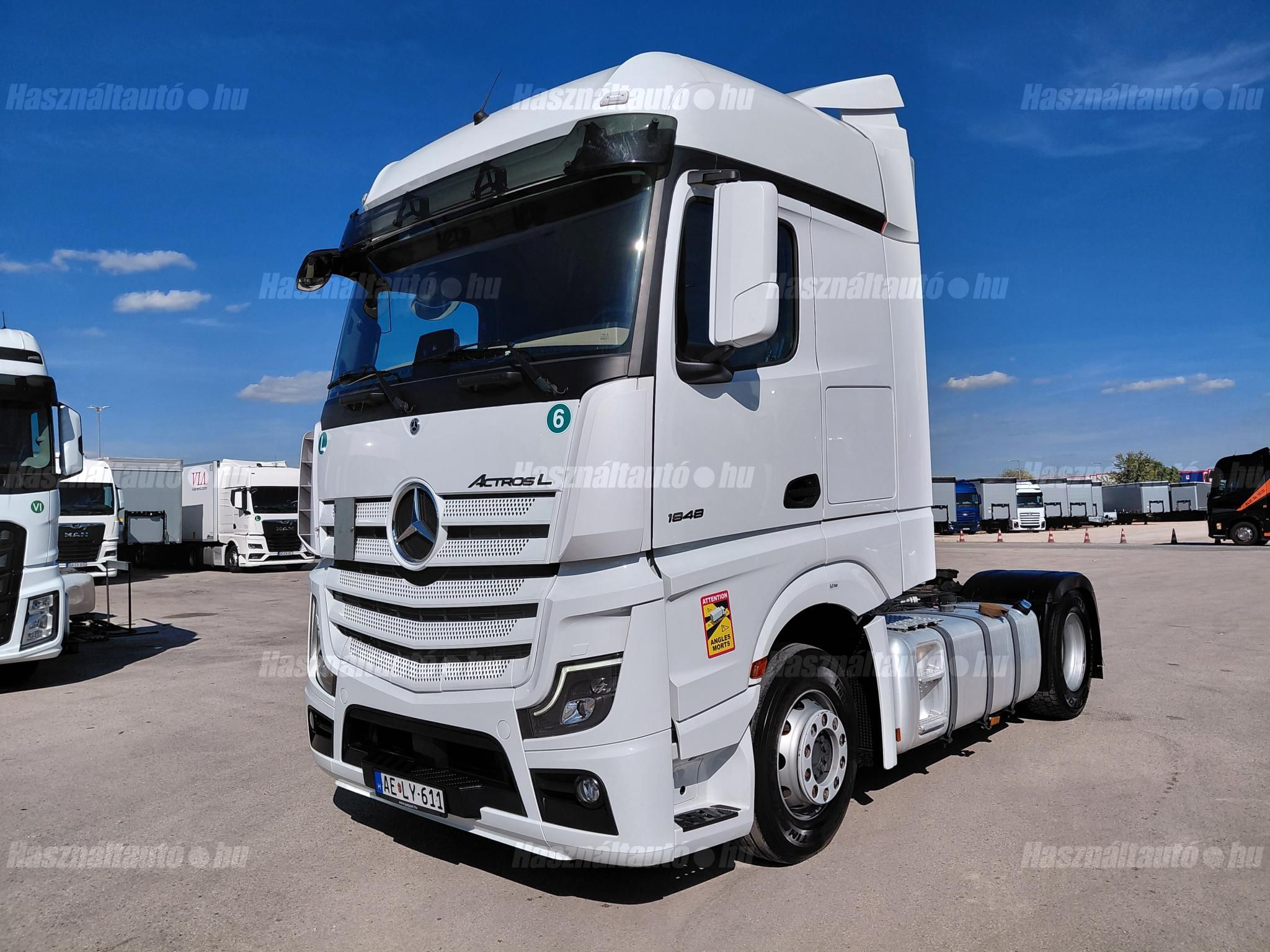 MERCEDES-BENZ 2024/3 - 1