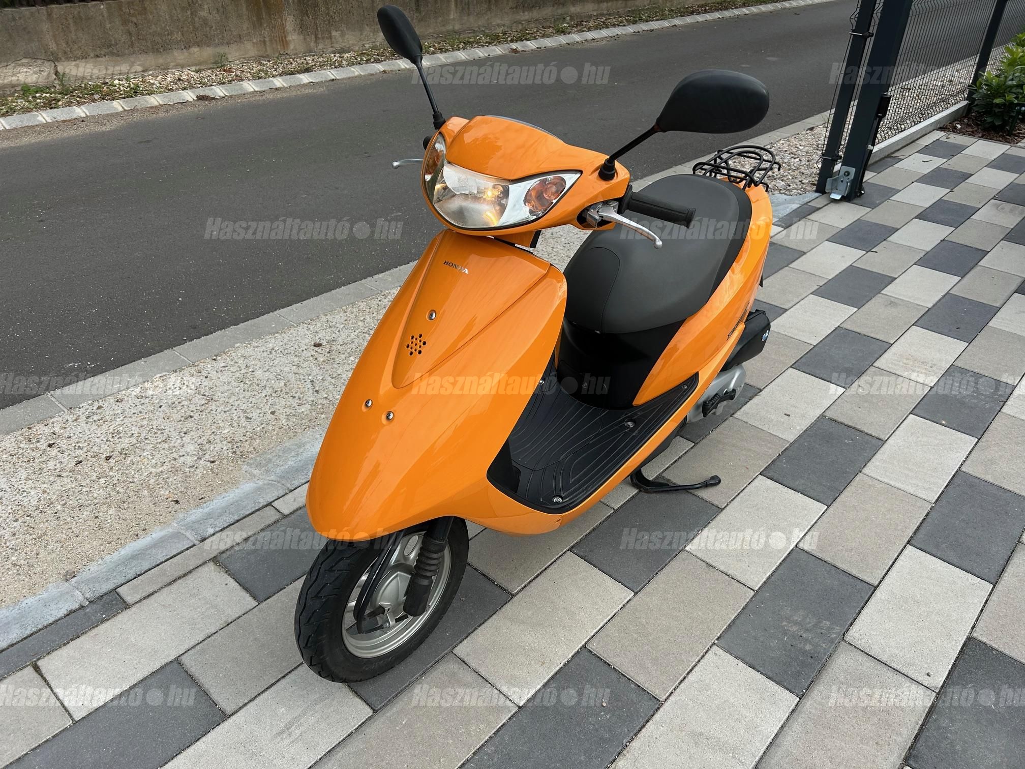 HONDA DIO 2015/6 - 1