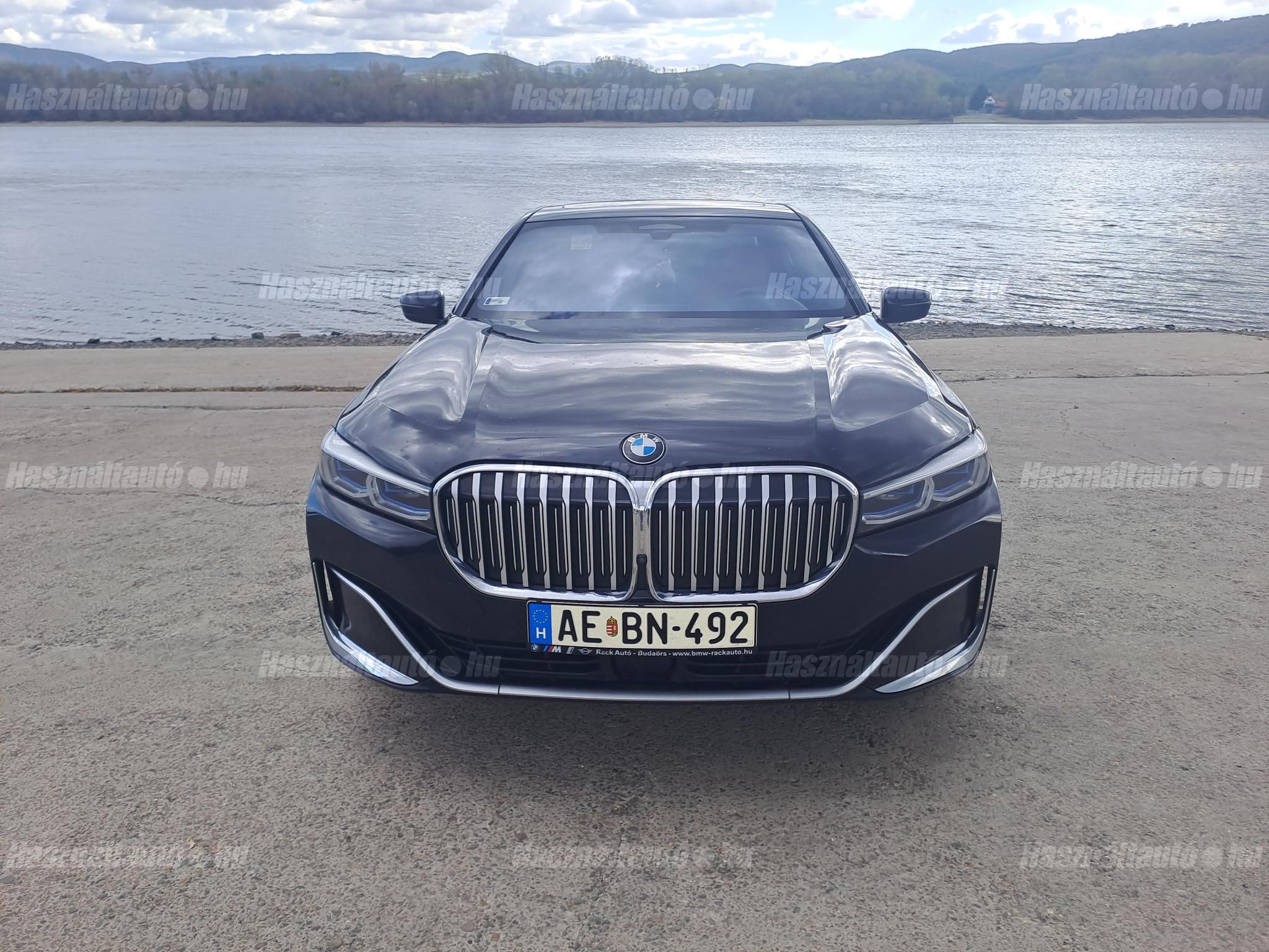 BMW 750 2022/8 - 1