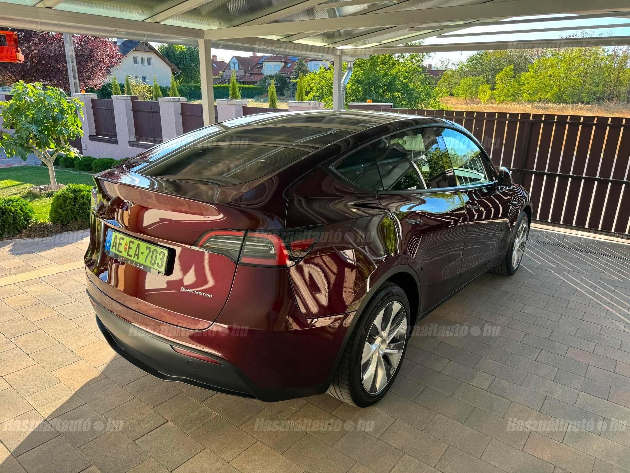TESLA MODEL Y 2023/8 - 1