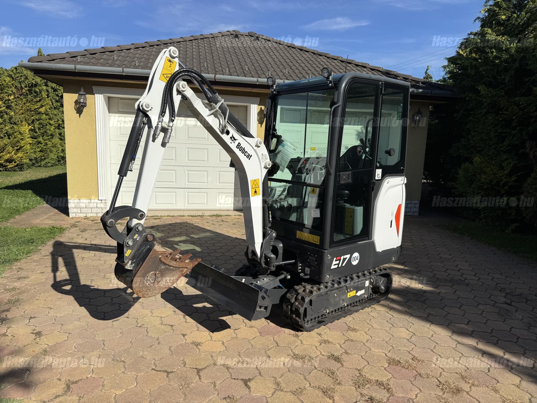 BOBCAT 2023/11 - 1