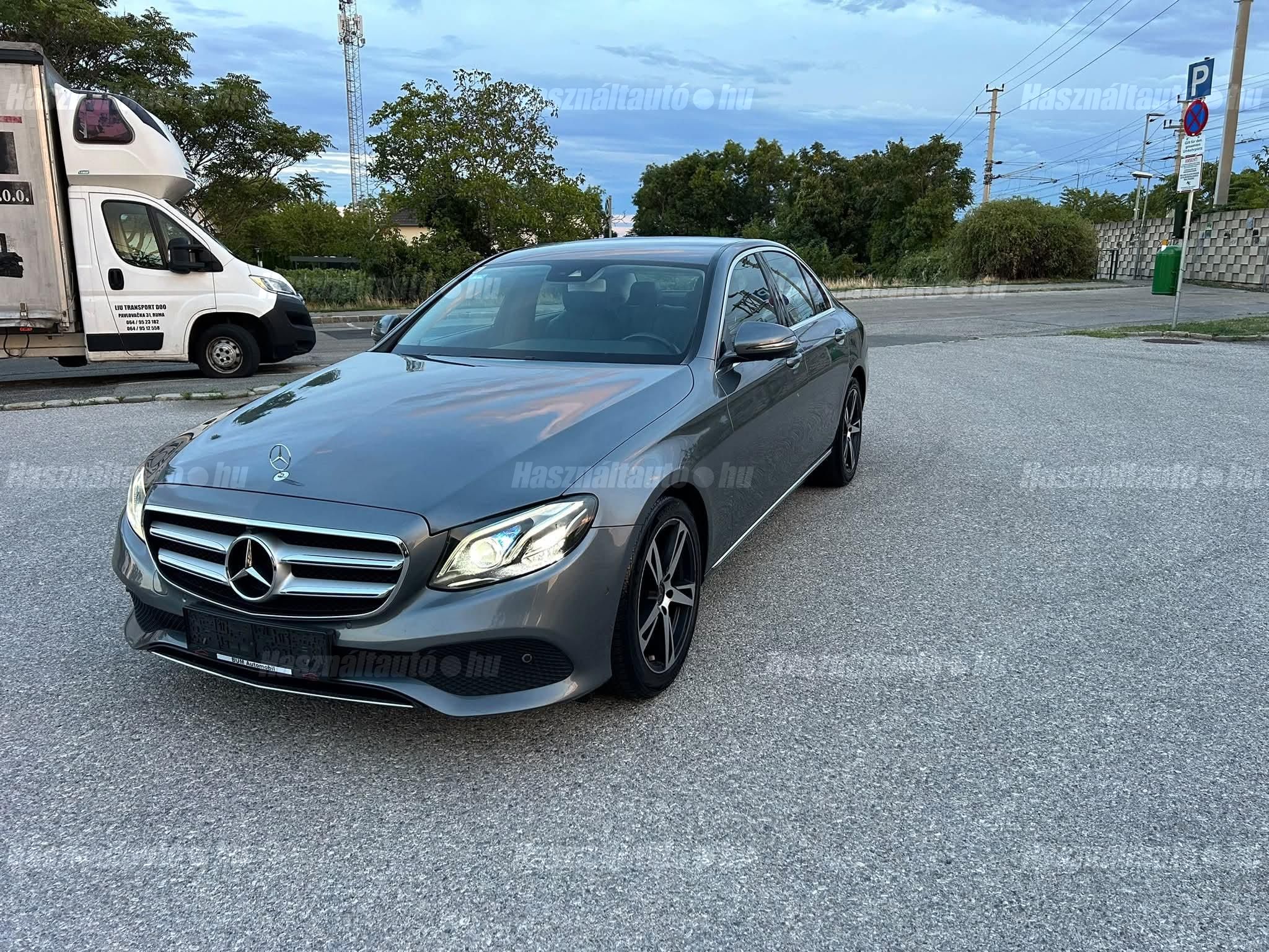 MERCEDES-BENZ E 220 2016 - 1