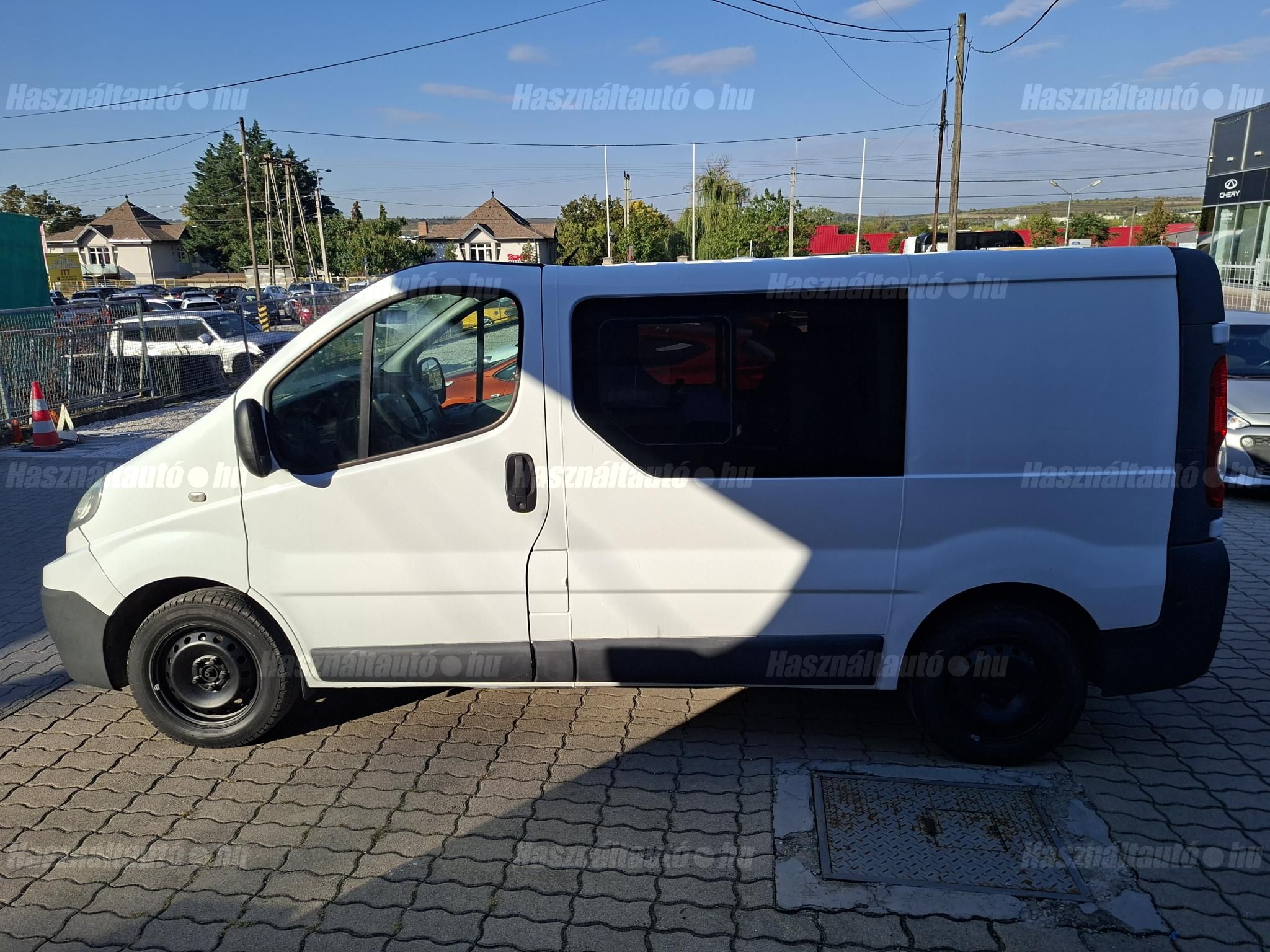 RENAULT TRAFIC 2008/6 - 1