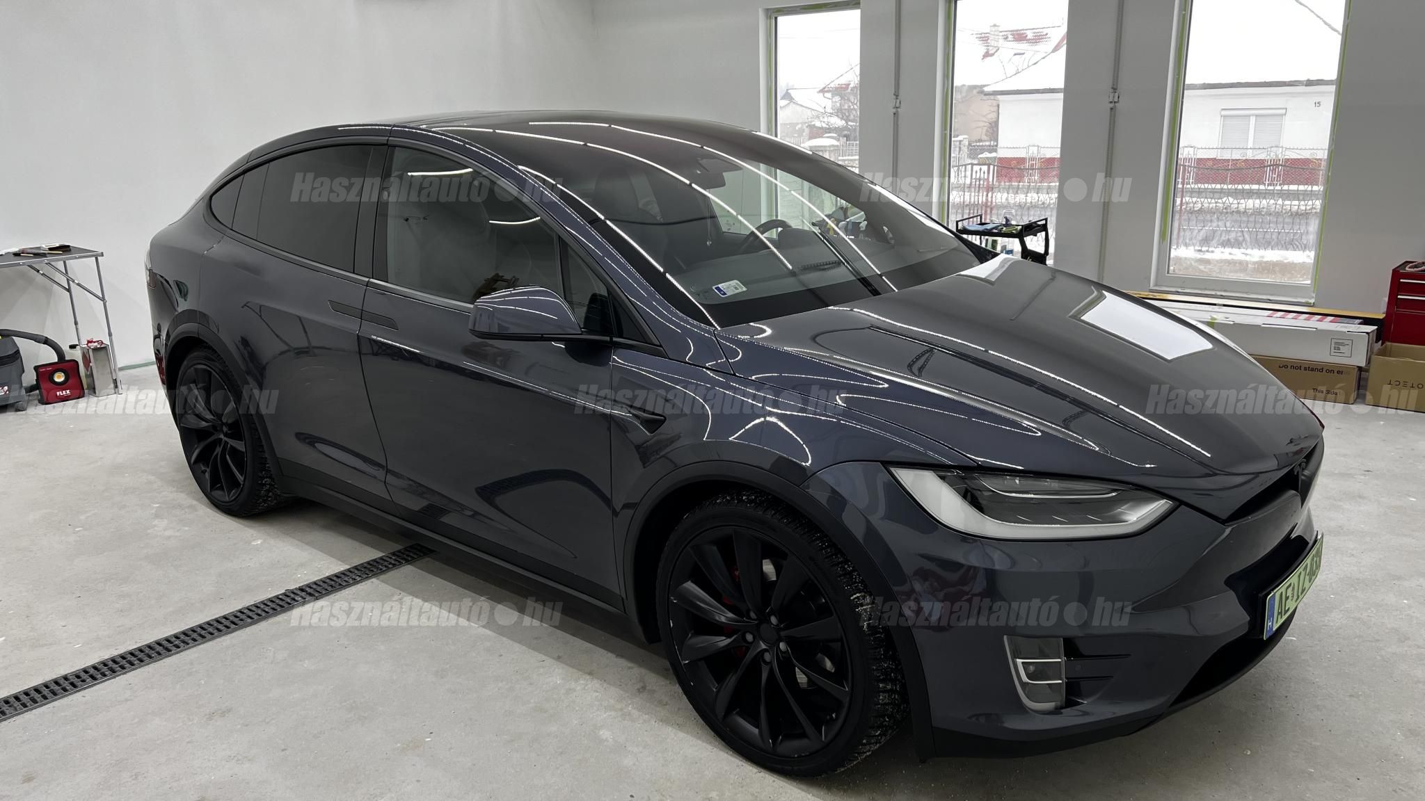 TESLA MODEL X 2018/10 - 1