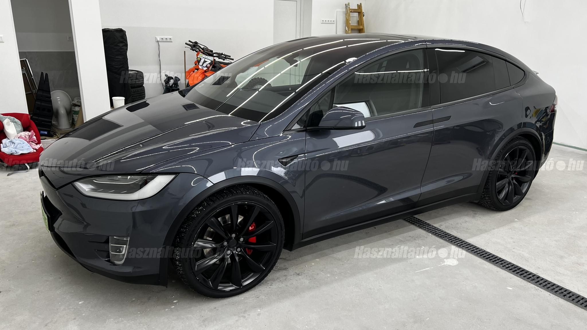 TESLA MODEL X 2018/10 - 1