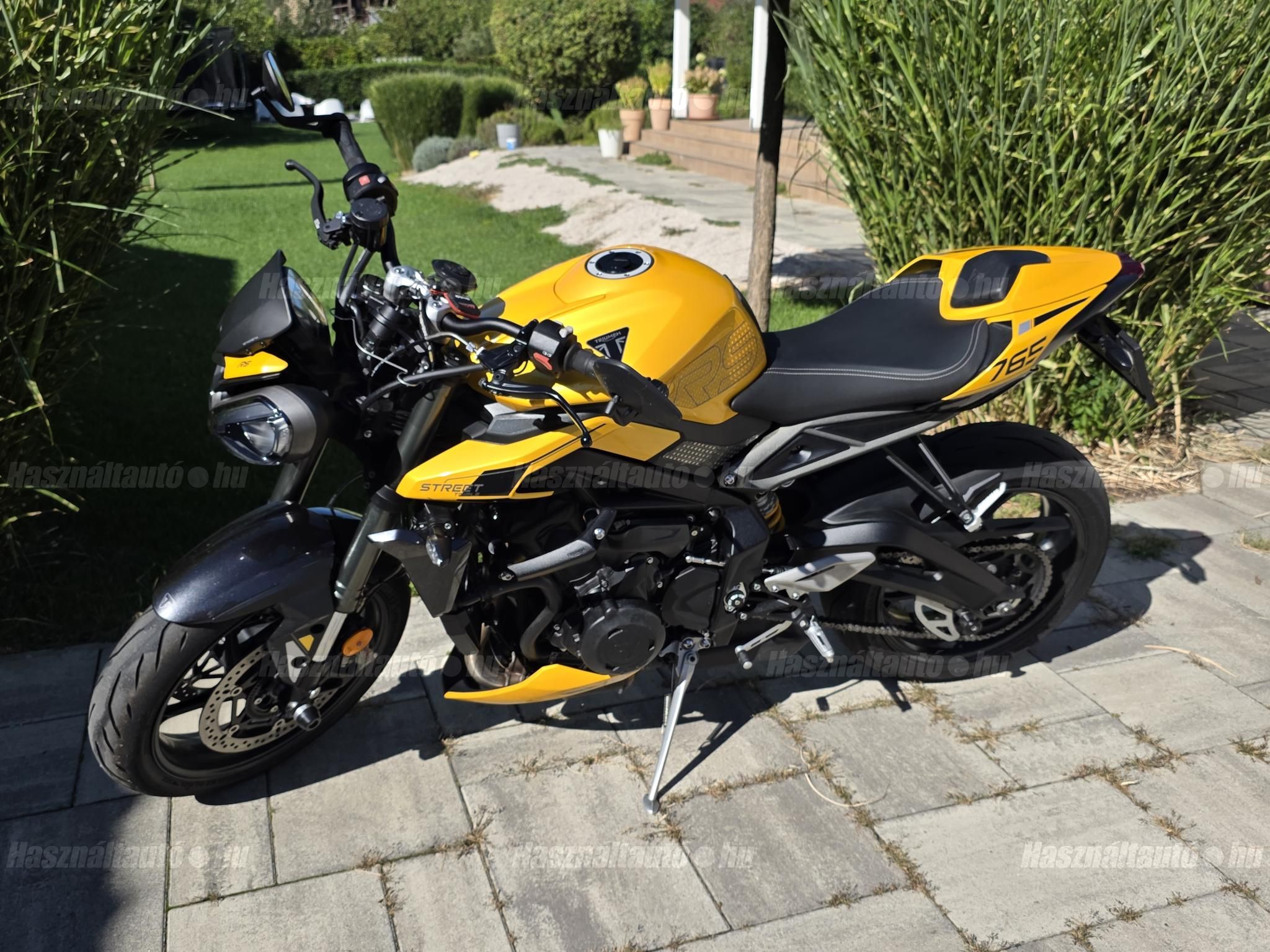 TRIUMPH STREET TRIPLE 2024/10 - 1