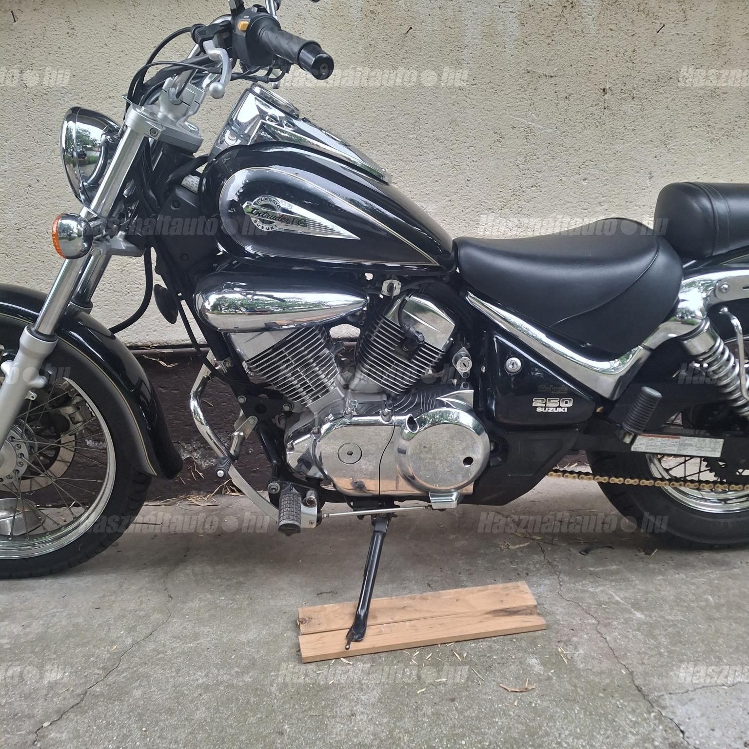 SUZUKI VL 250 (INTRUDER) 2002/7 - 1