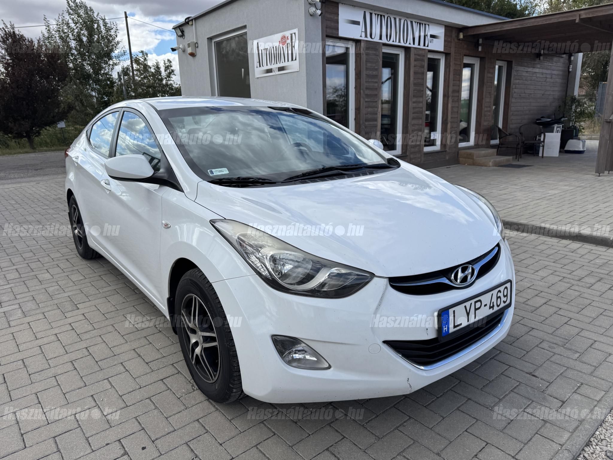HYUNDAI ELANTRA 2011/10 - 1