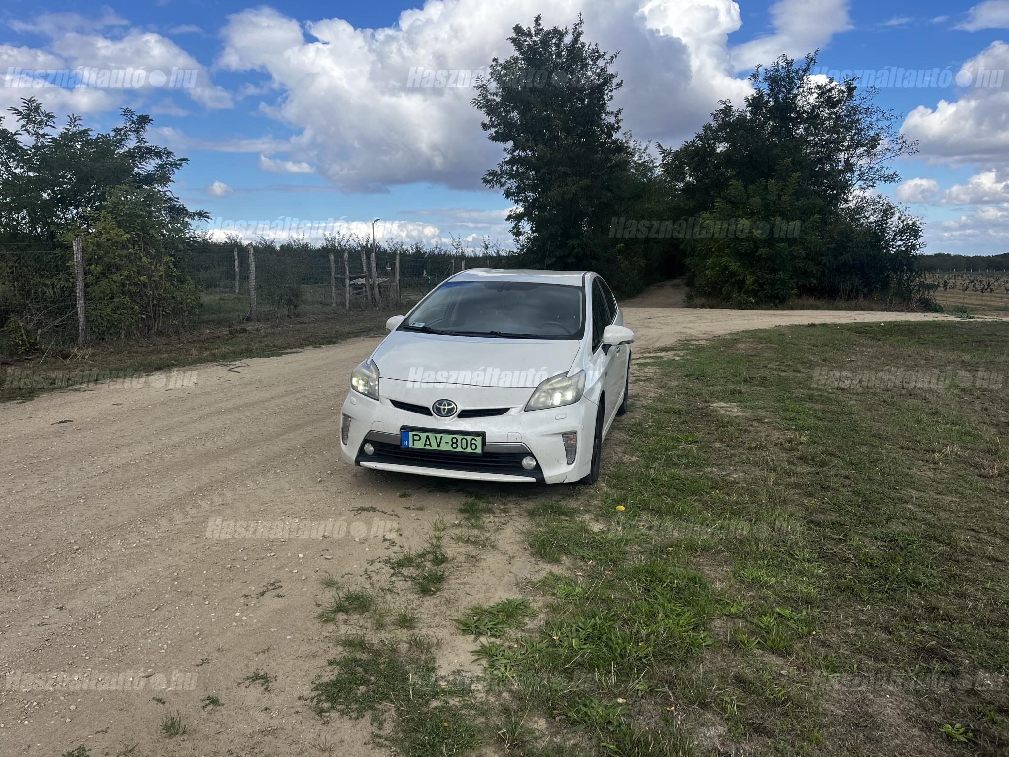 TOYOTA PRIUS PLUG-IN 2013/2 - 1