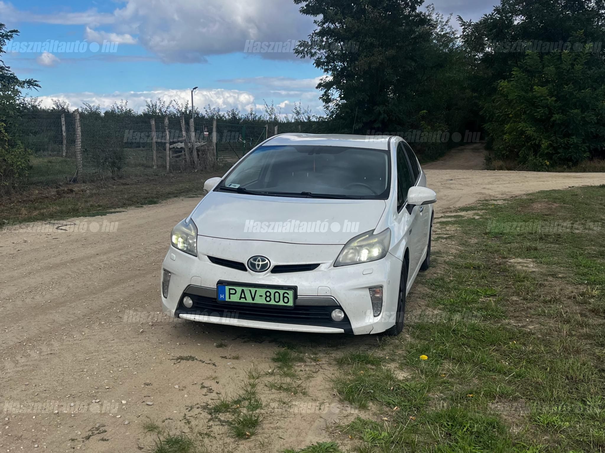 TOYOTA PRIUS PLUG-IN 2013/2 - 1