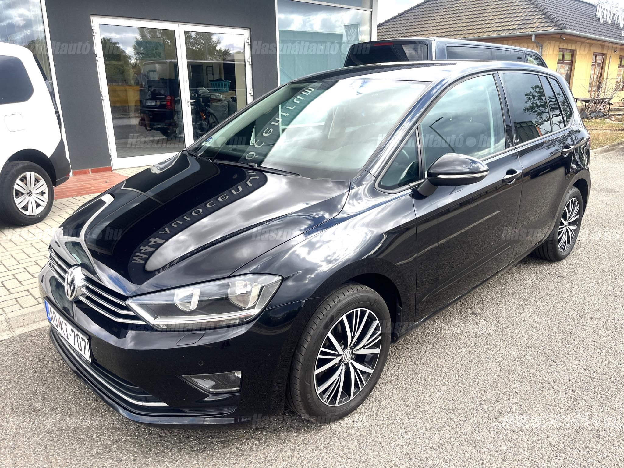 VOLKSWAGEN GOLF SPORTSVAN 2016/2 - 1