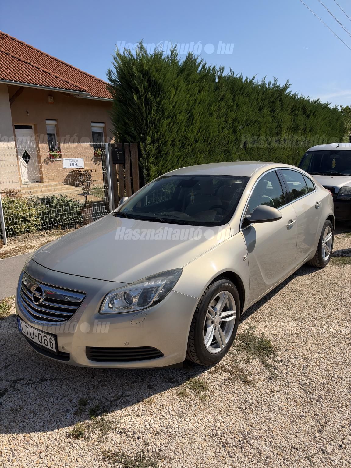 OPEL INSIGNIA 2010/10 - 1