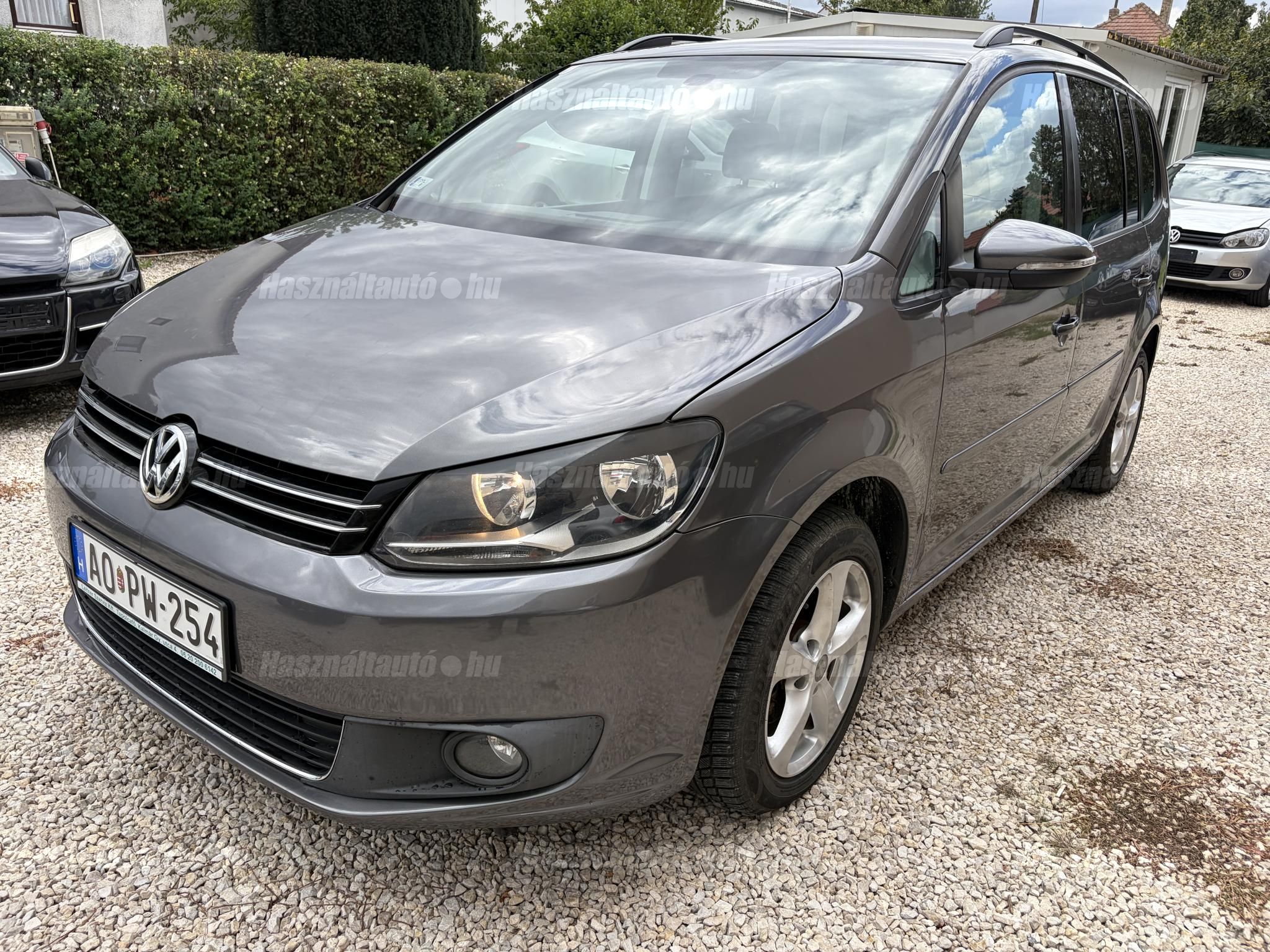 VOLKSWAGEN TOURAN 2011/8 - 1